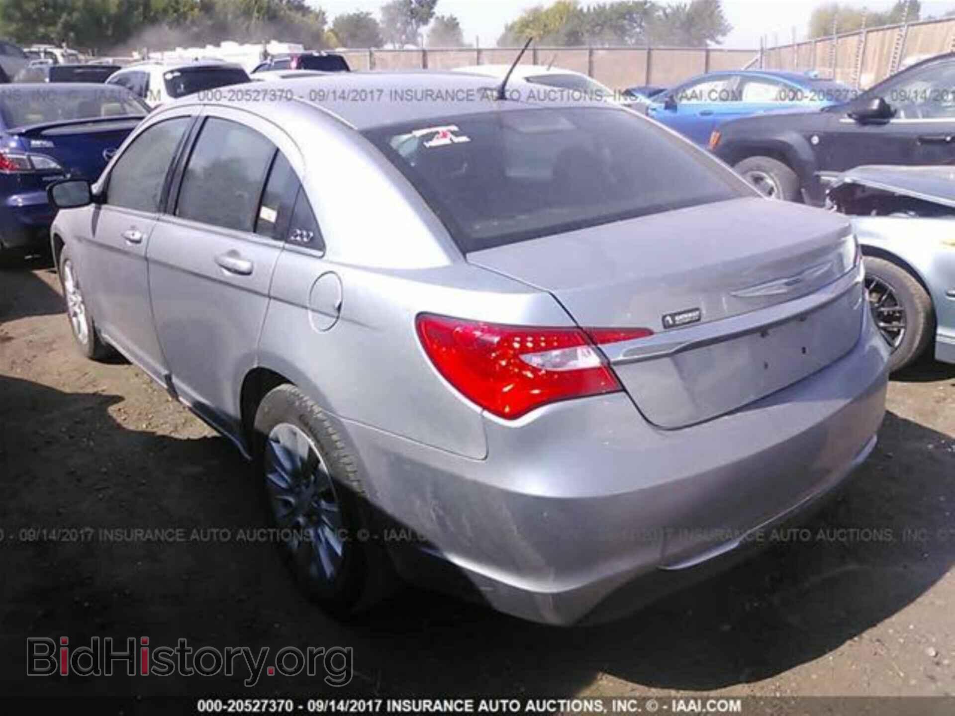 2014 Chrysler 200 - VIN: 1C3CCBAB0EN210192 - Фото 3