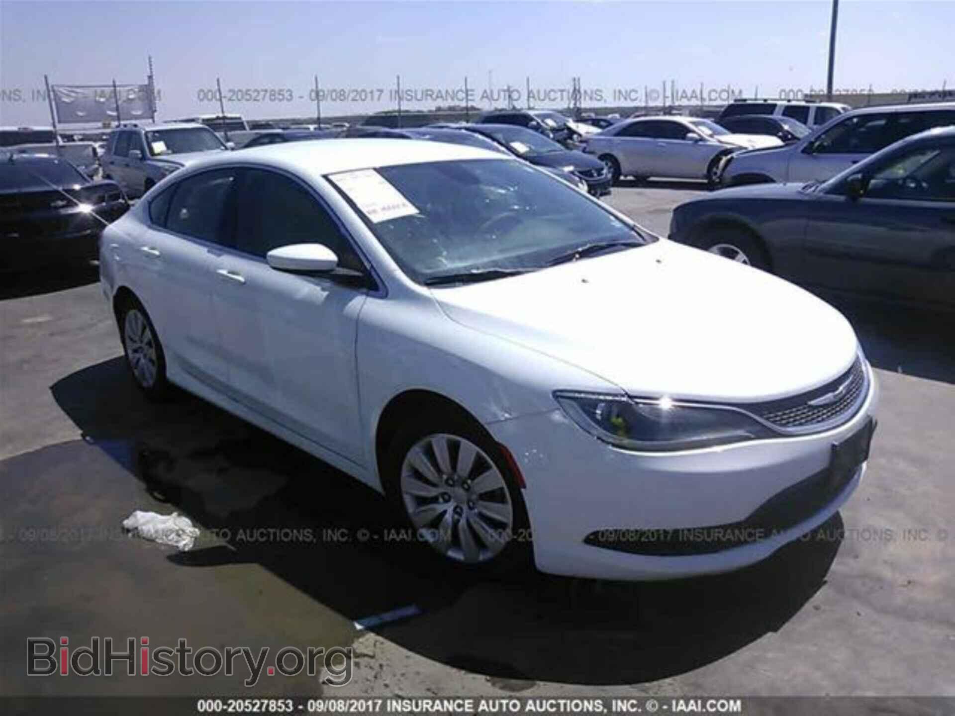 Photo 1C3CCCFB0FN706657 - Chrysler 200 2015