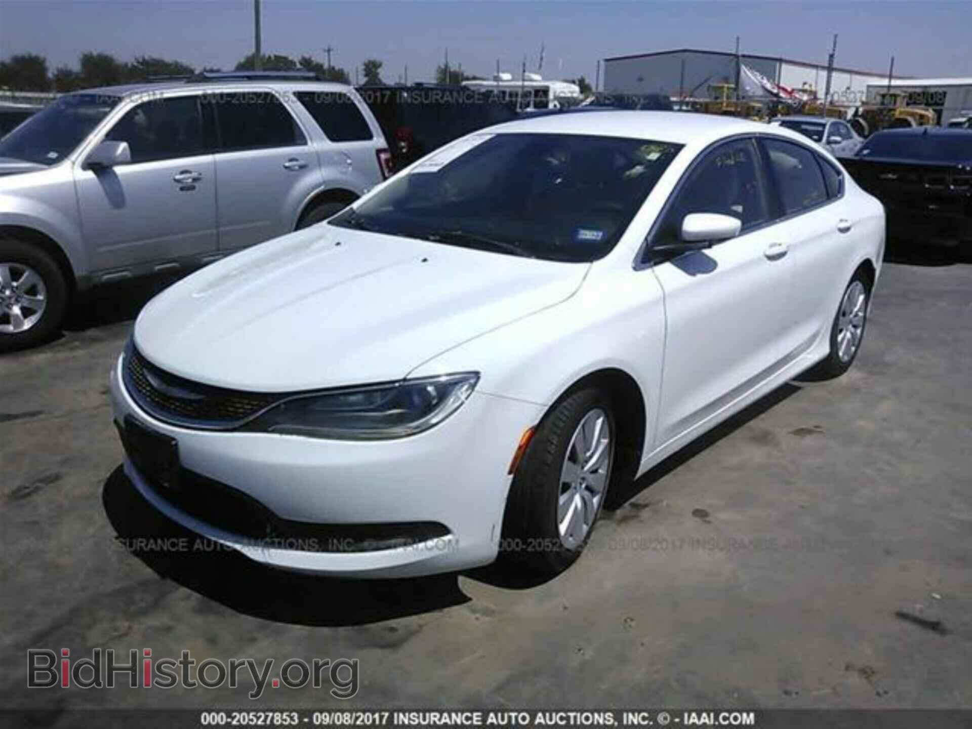 2015 Chrysler 200 - VIN: 1C3CCCFB0FN706657 - Photo 2