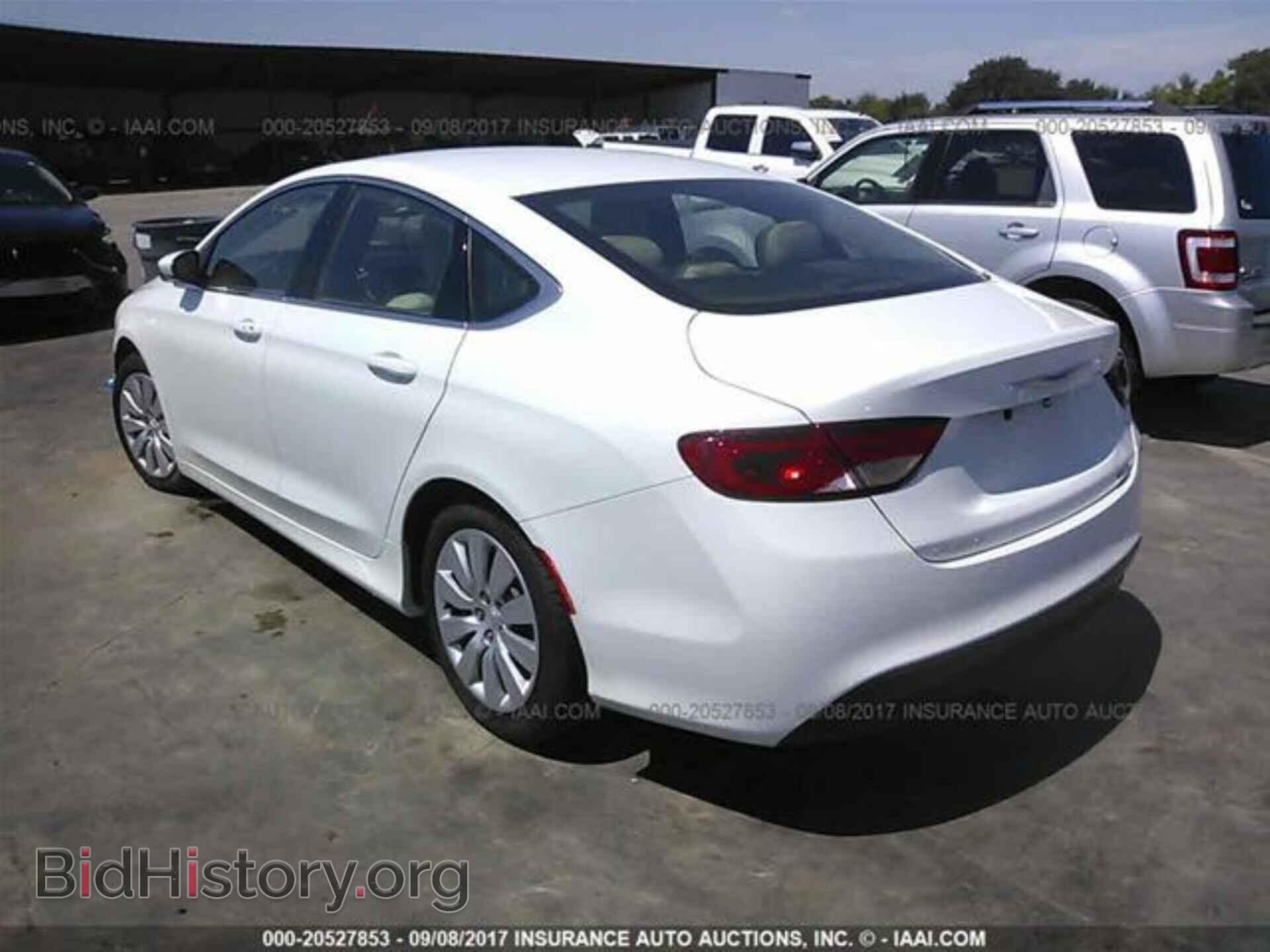 2015 Chrysler 200 - VIN: 1C3CCCFB0FN706657 - Photo 3