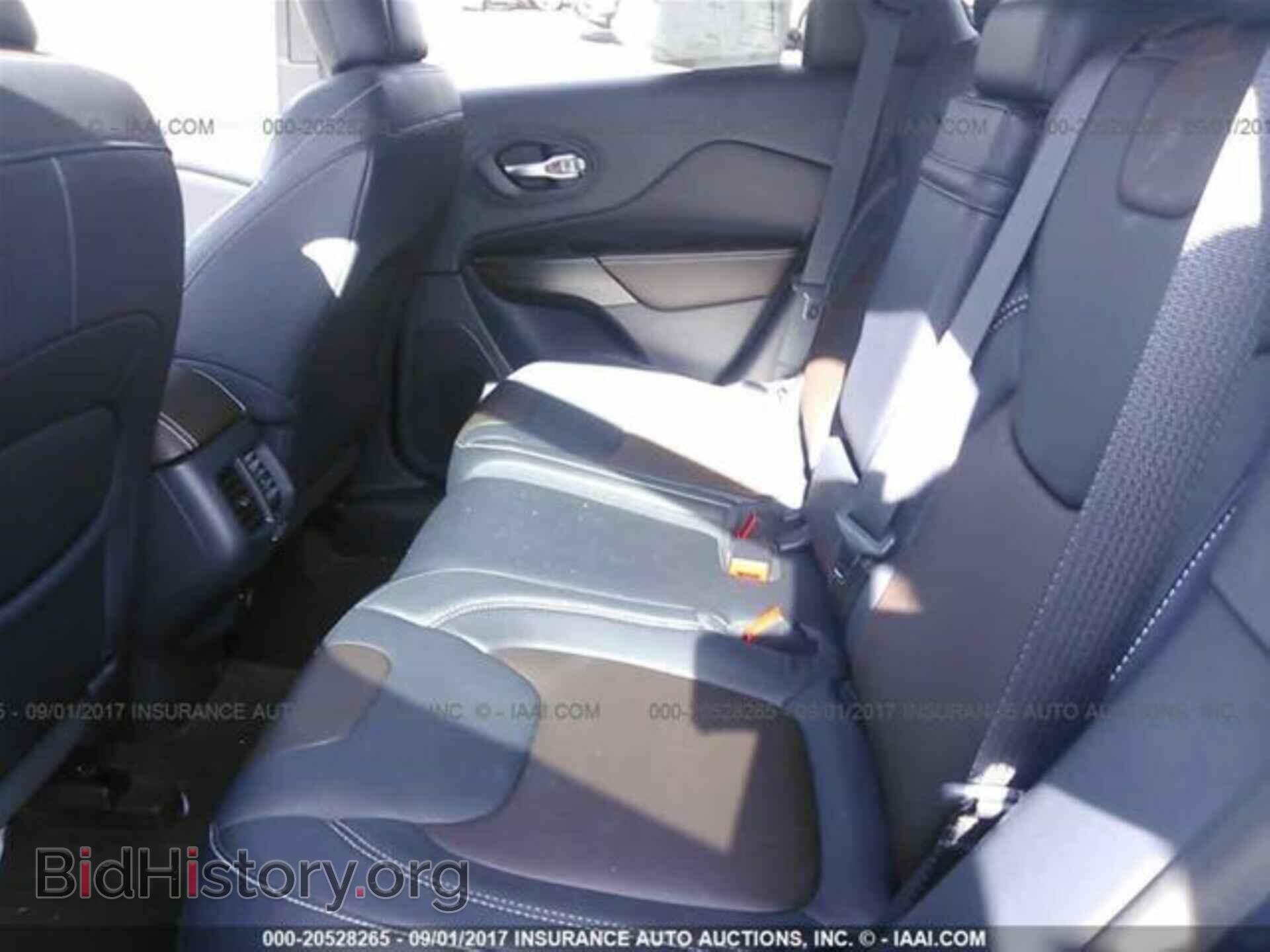 2014 Jeep Cherokee - VIN: 1C4PJMDB4EW190467 - Photo 8