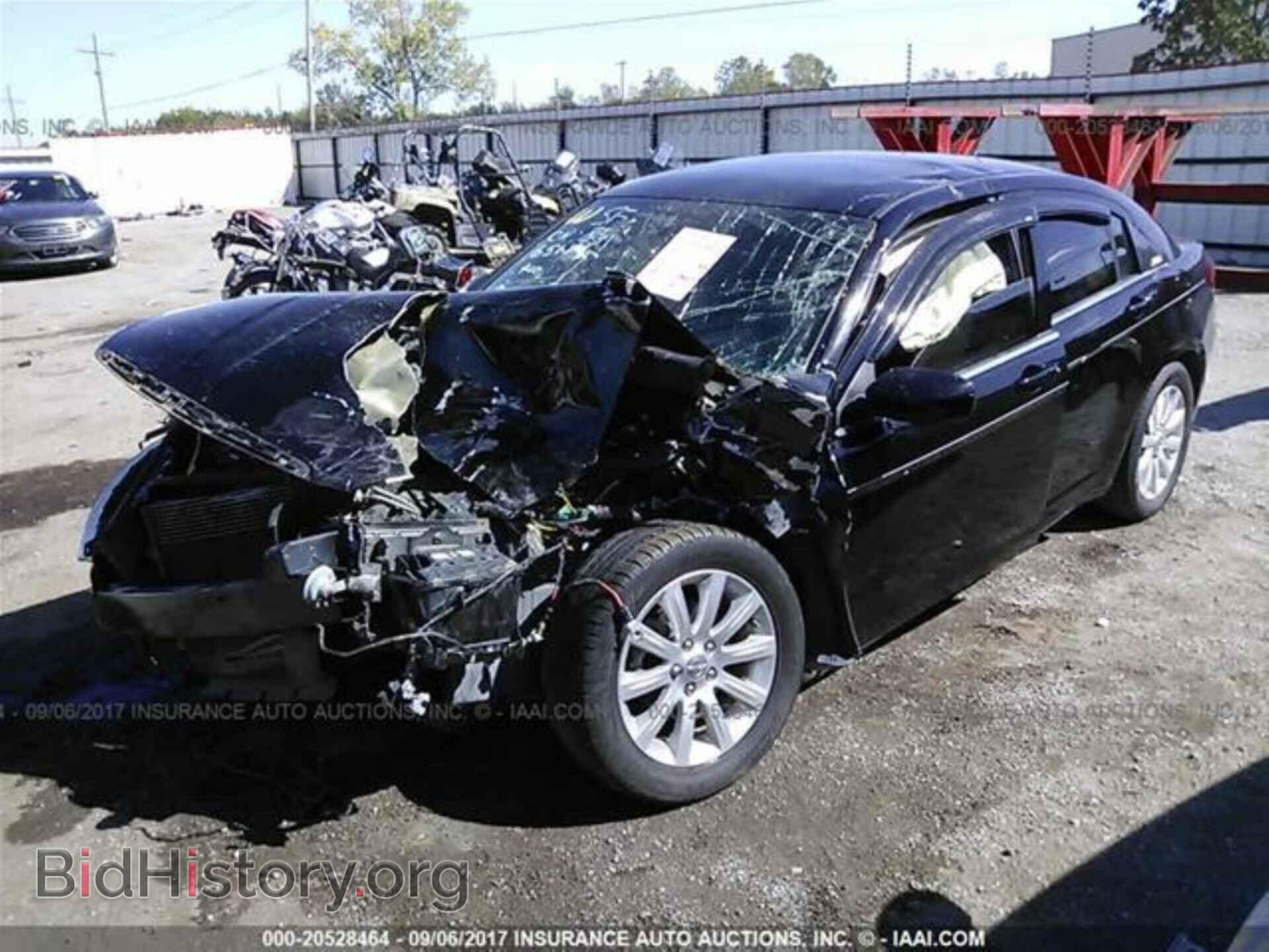 2012 Chrysler 200 - VIN: 1C3CCBBB9CN241422 - Фото 2