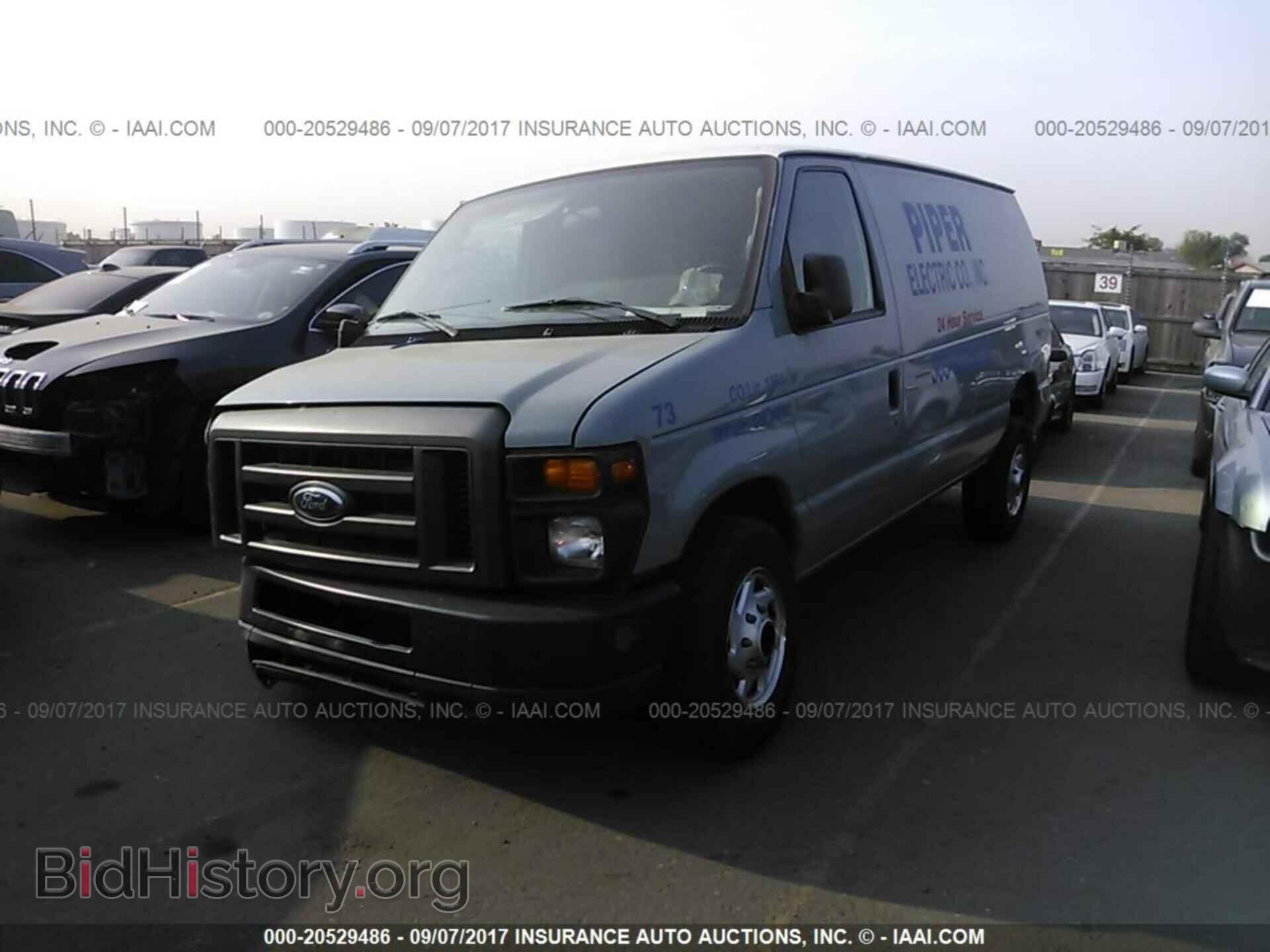 2011 Ford Econoline - VIN: 1FTNE2EL9BDA37890 - Фото 2