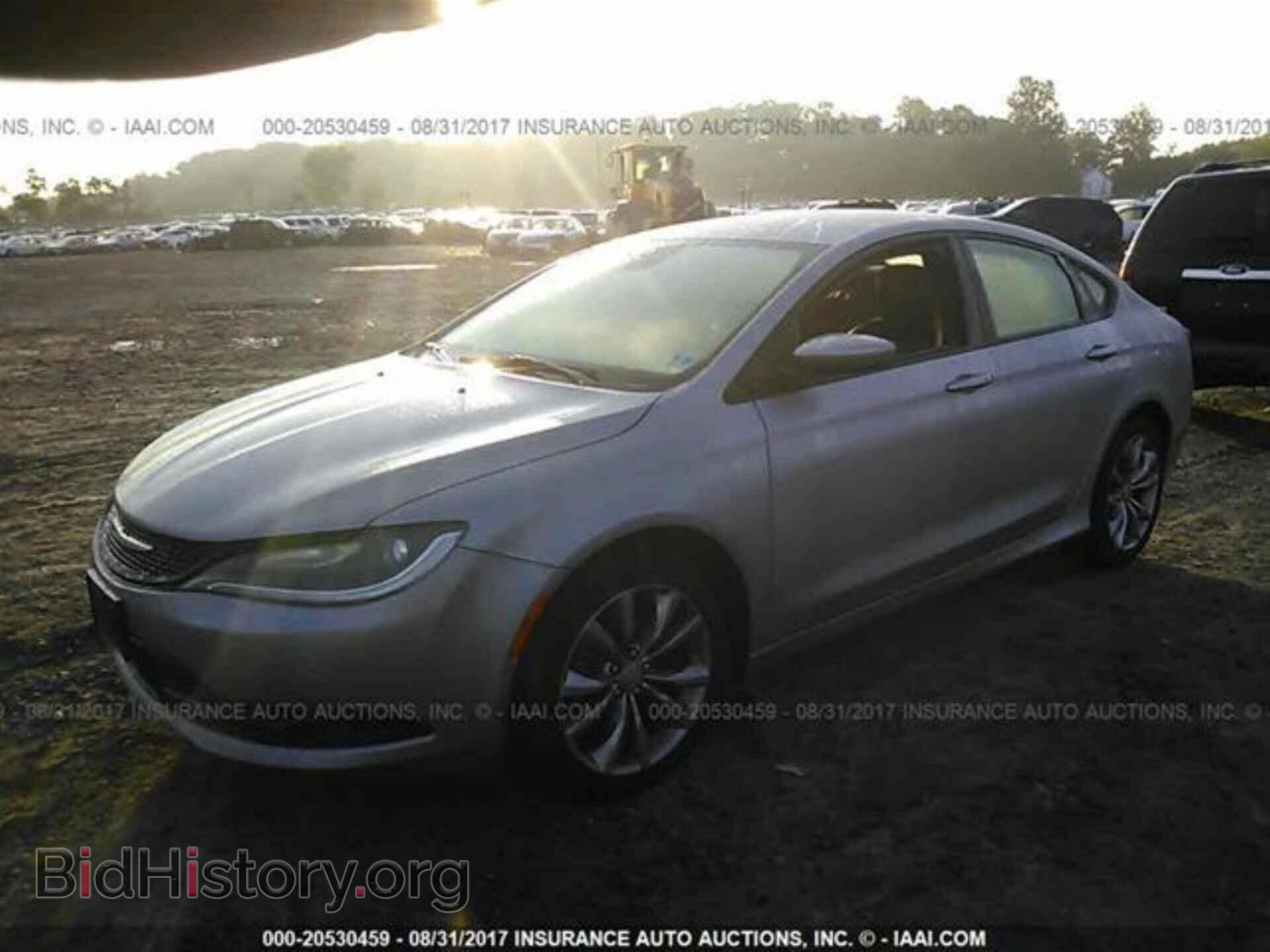 2015 Chrysler 200 - VIN: 1C3CCCBB2FN725989 - Photo 2