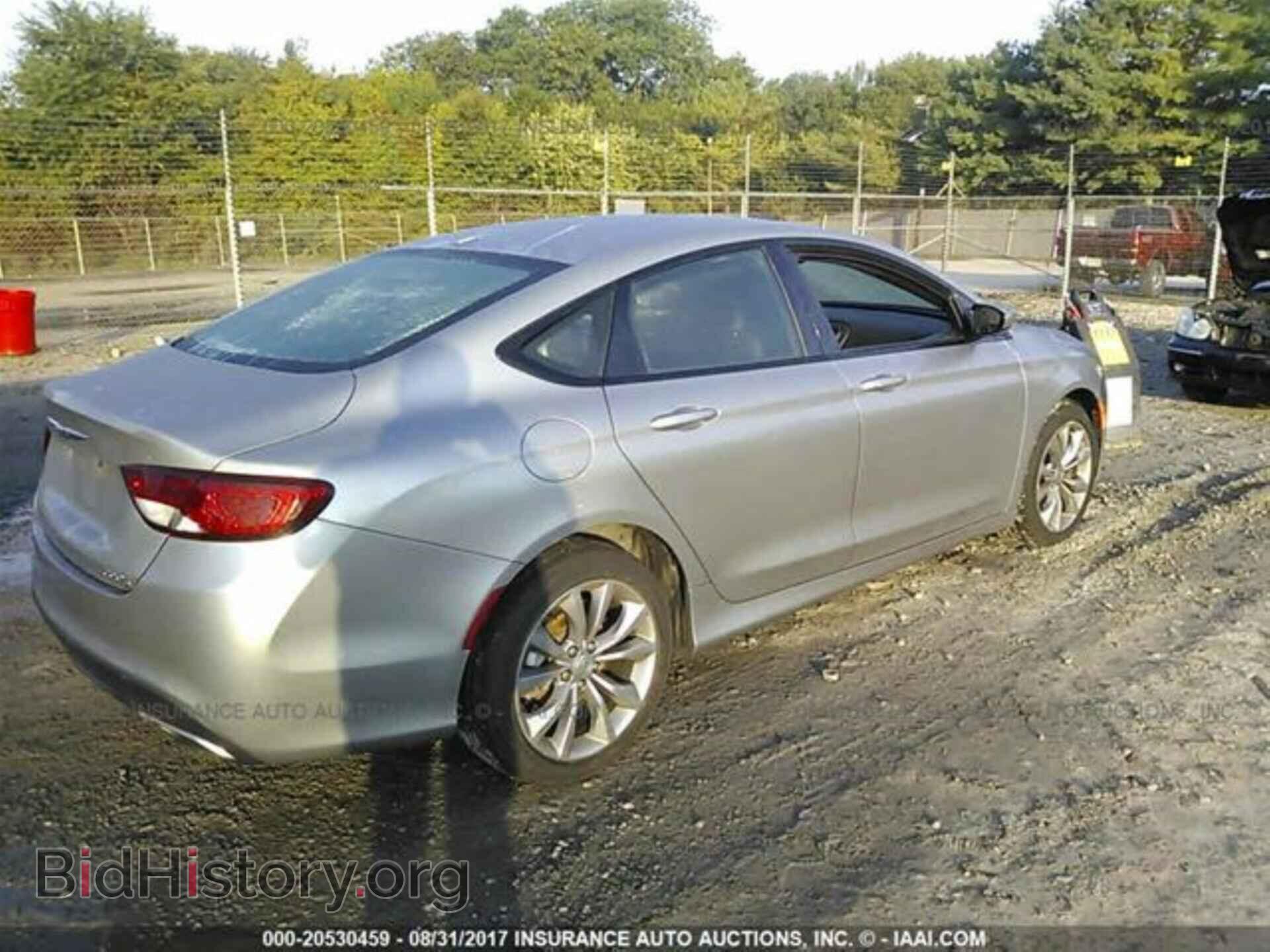 2015 Chrysler 200 - VIN: 1C3CCCBB2FN725989 - Photo 4