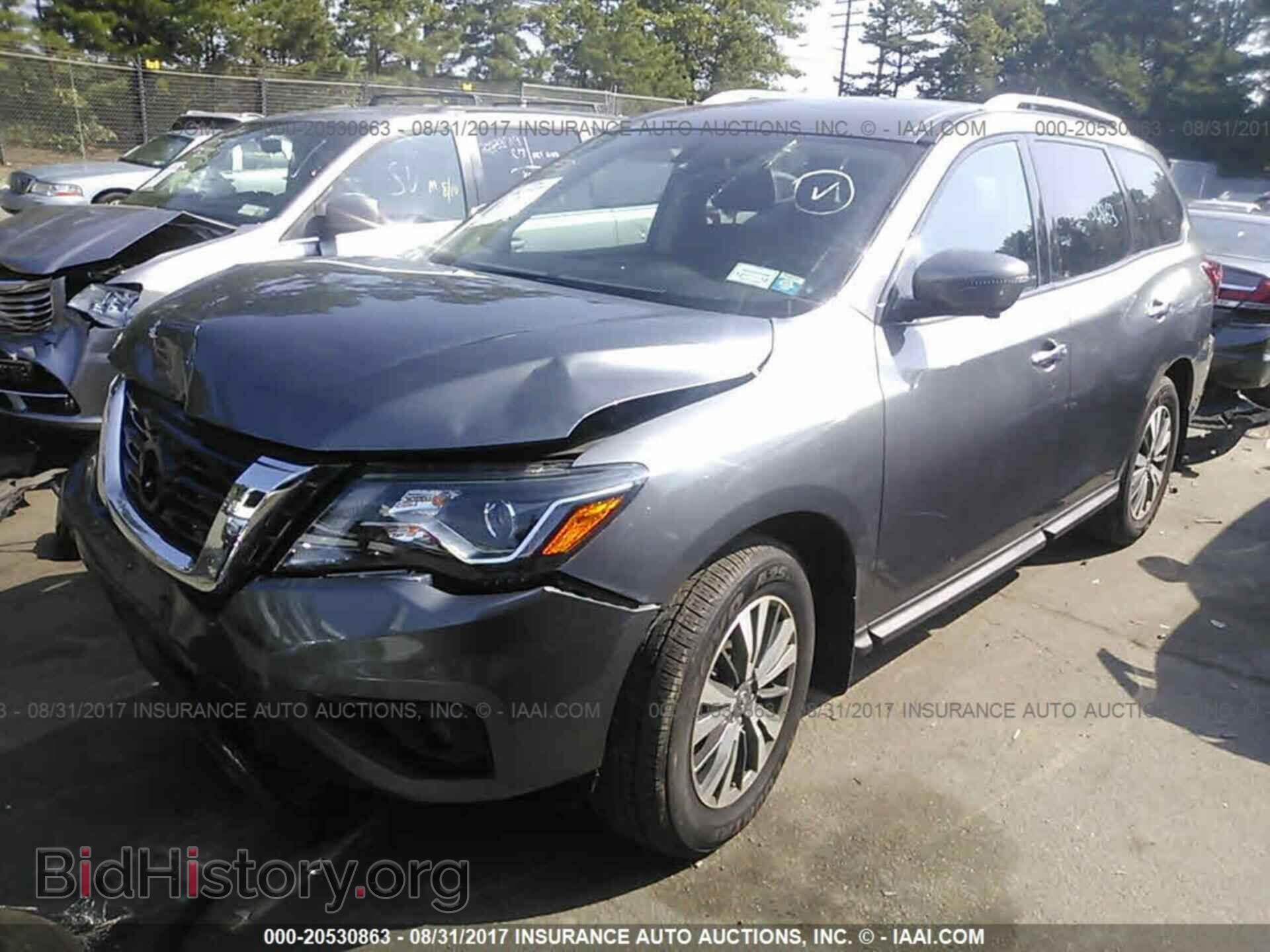 2017 Nissan Pathfinder - VIN: 5N1DR2MM3HC621089 - Фото 2