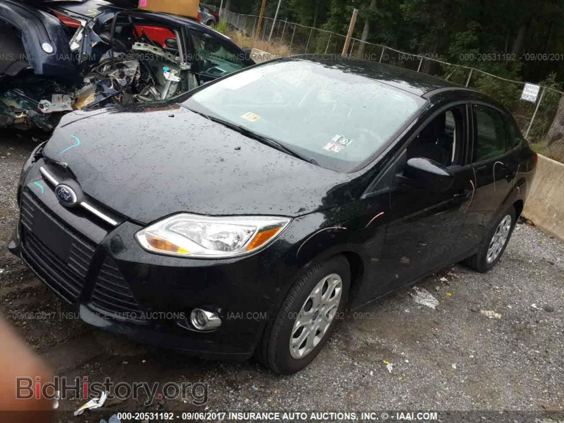 2012 Ford Focus - VIN: 1FAHP3F27CL360495 - Фото 2