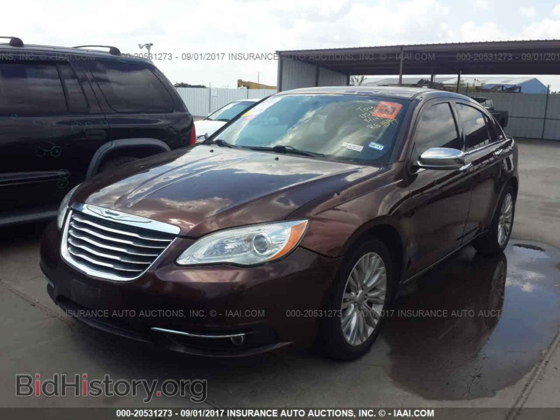 2012 Chrysler 200 - VIN: 1C3CCBCG9CN226946 - Photo 2