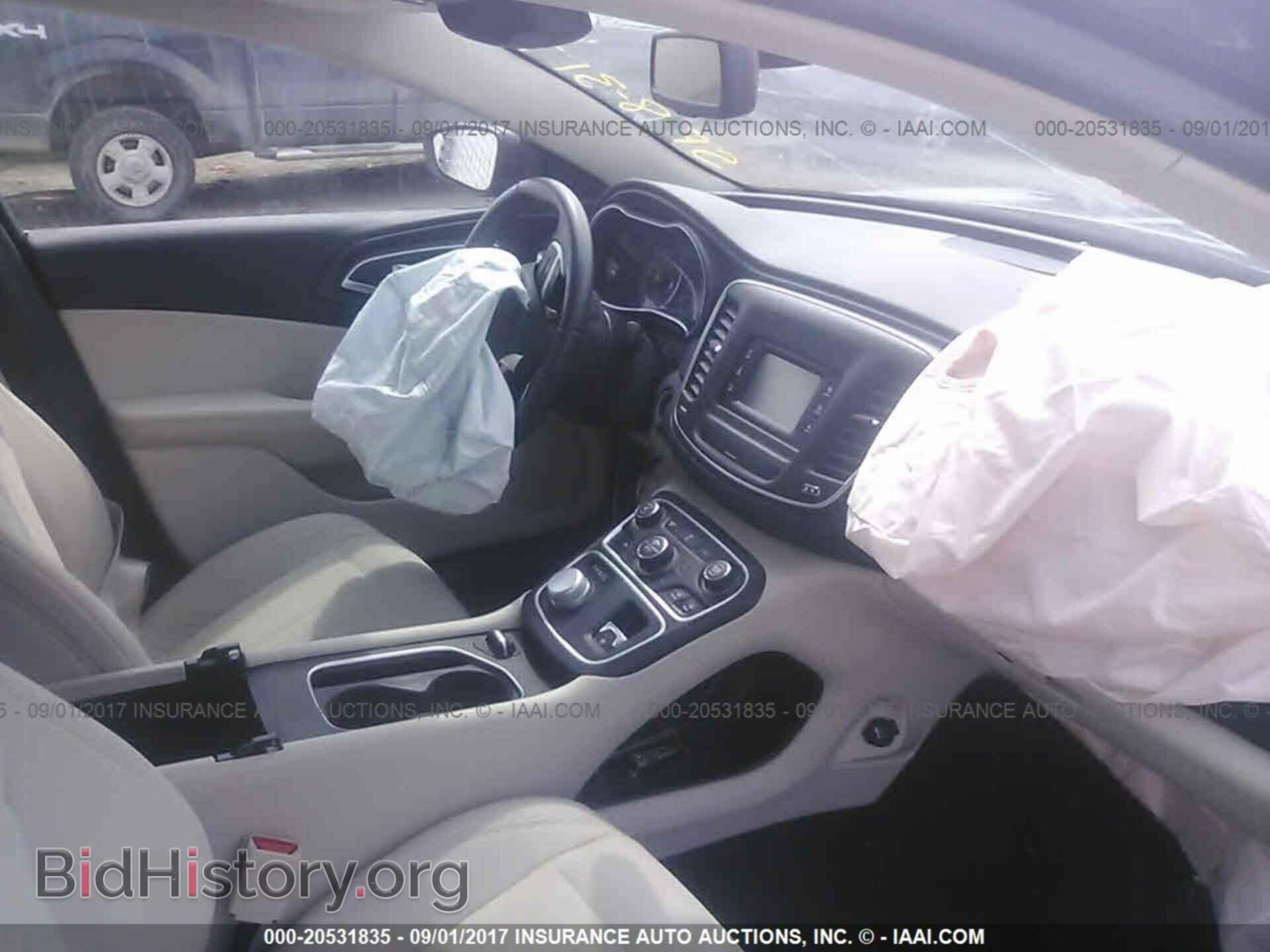 2015 Chrysler 200 - VIN: 1C3CCCAB4FN528775 - Photo 5