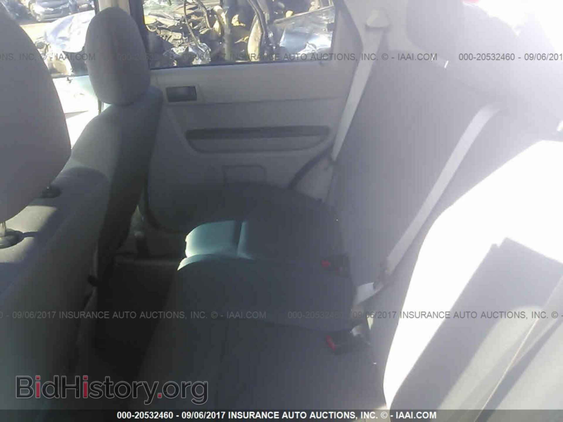 2011 Ford Escape - VIN: 1FMCU0C75BKC65137 - Фото 8