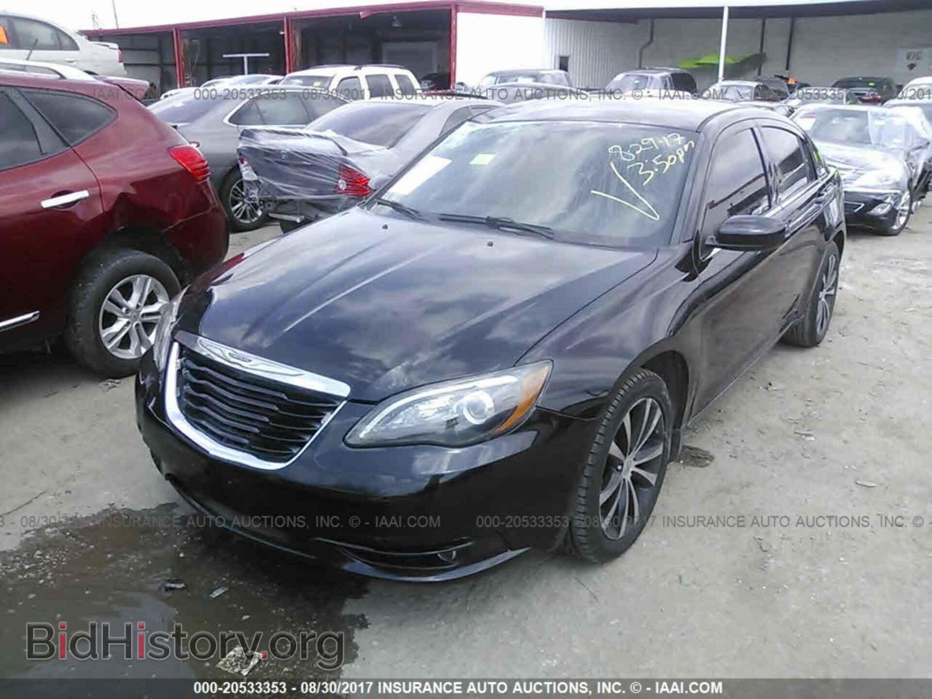2013 Chrysler 200 - VIN: 1C3CCBBB4DN525574 - Фото 2