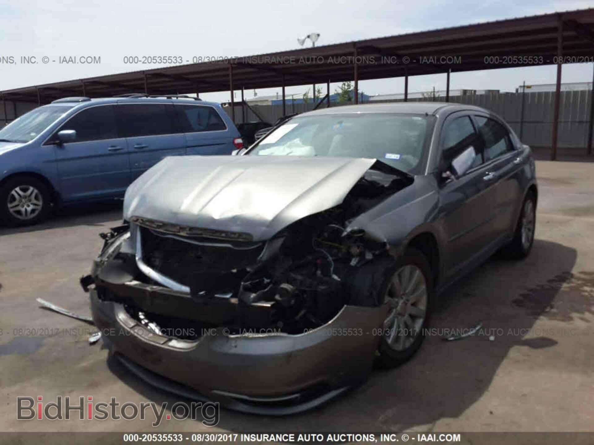 2013 Chrysler 200 - VIN: 1C3CCBCG8DN558989 - Photo 2