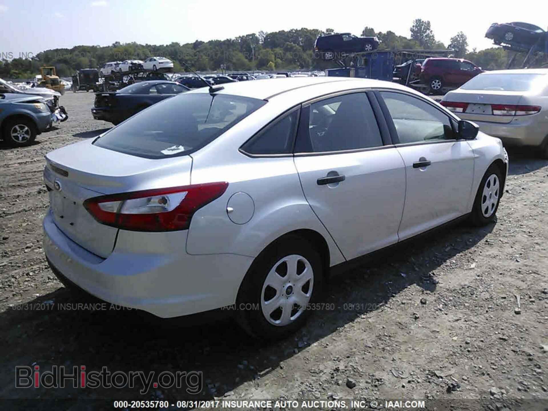 2013 Ford Focus - VIN: 1FADP3E22DL175238 - Фото 4
