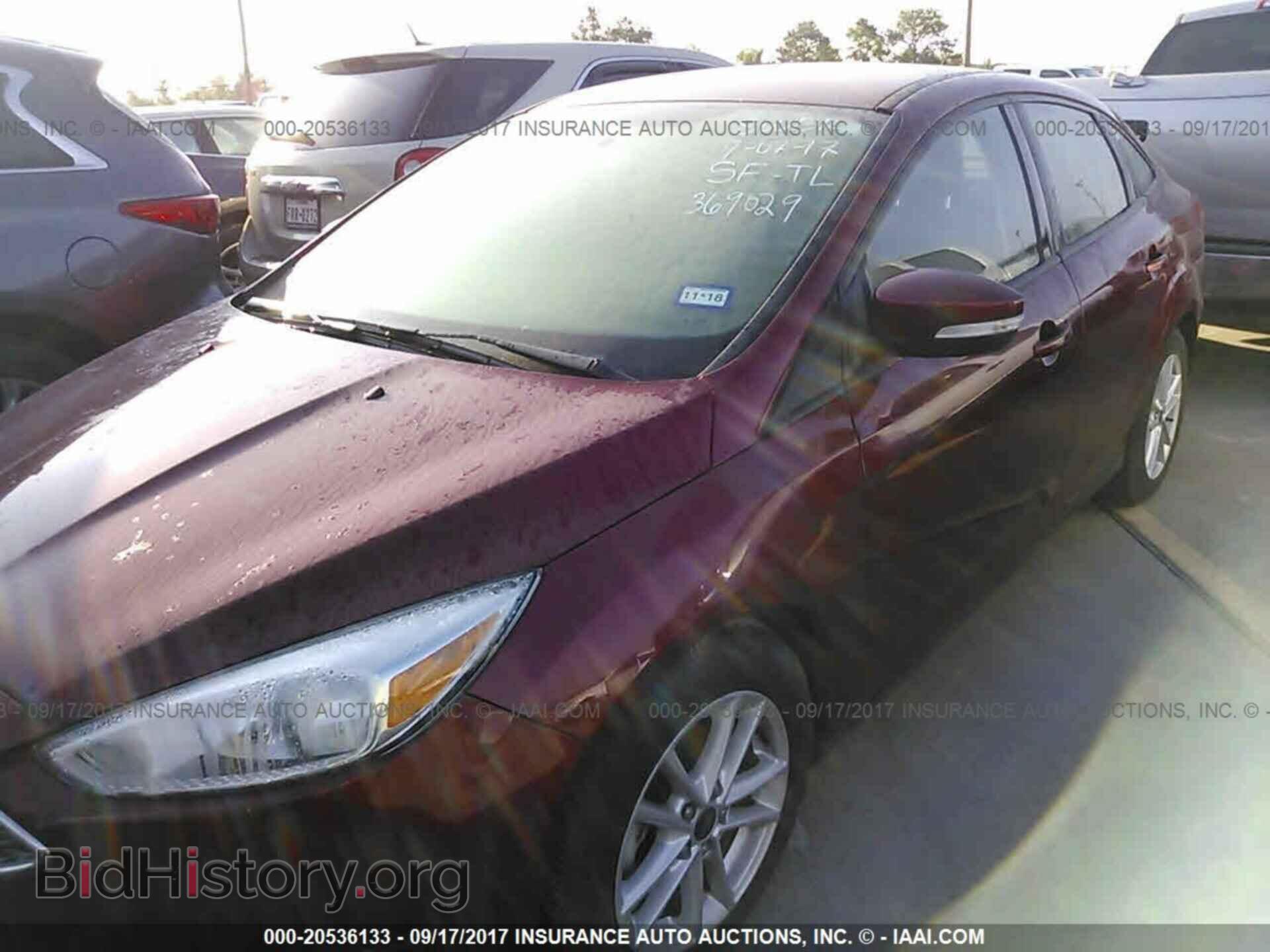 2016 Ford Focus - VIN: 1FADP3F26GL369029 - Photo 2