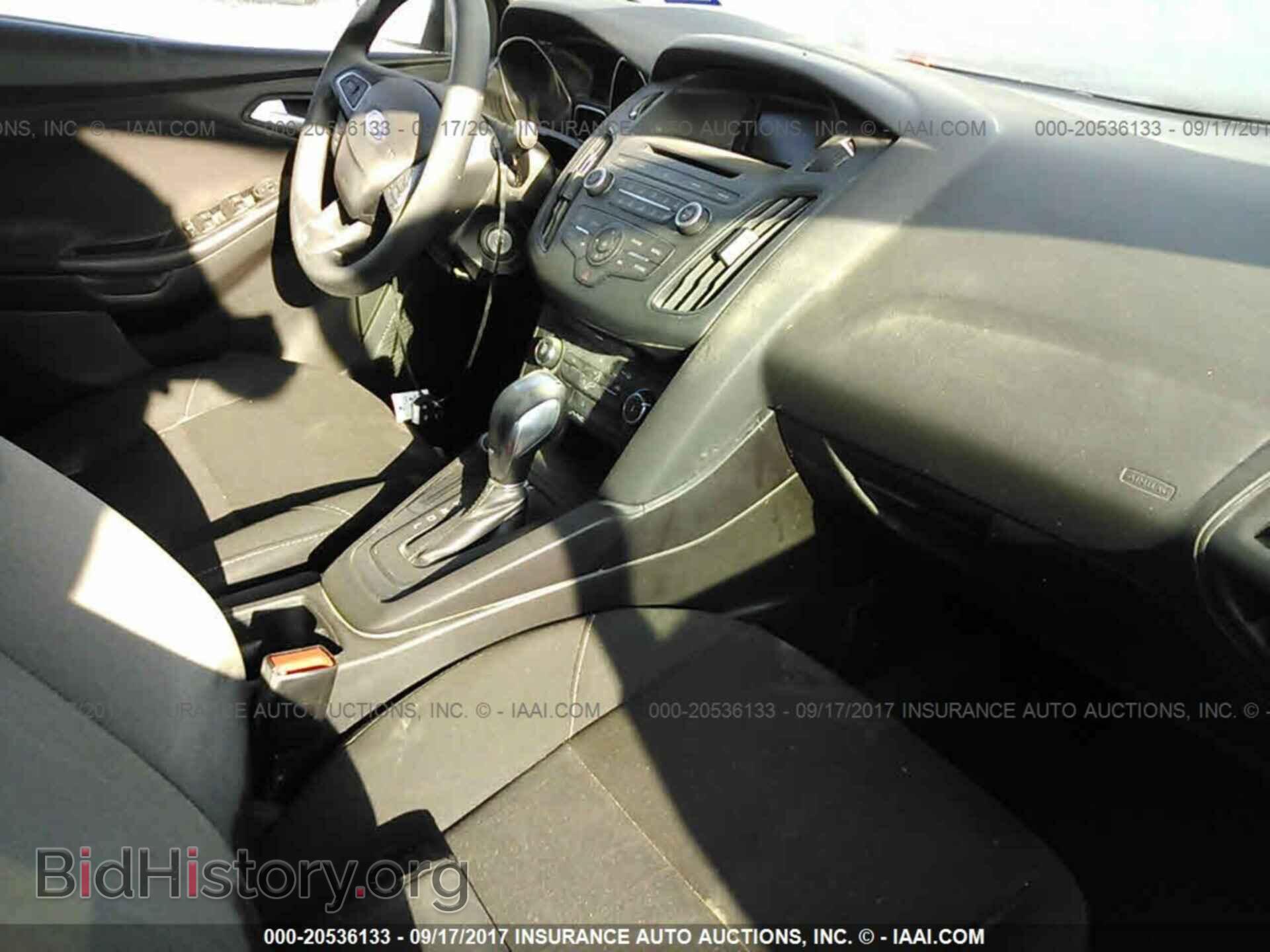 2016 Ford Focus - VIN: 1FADP3F26GL369029 - Photo 5