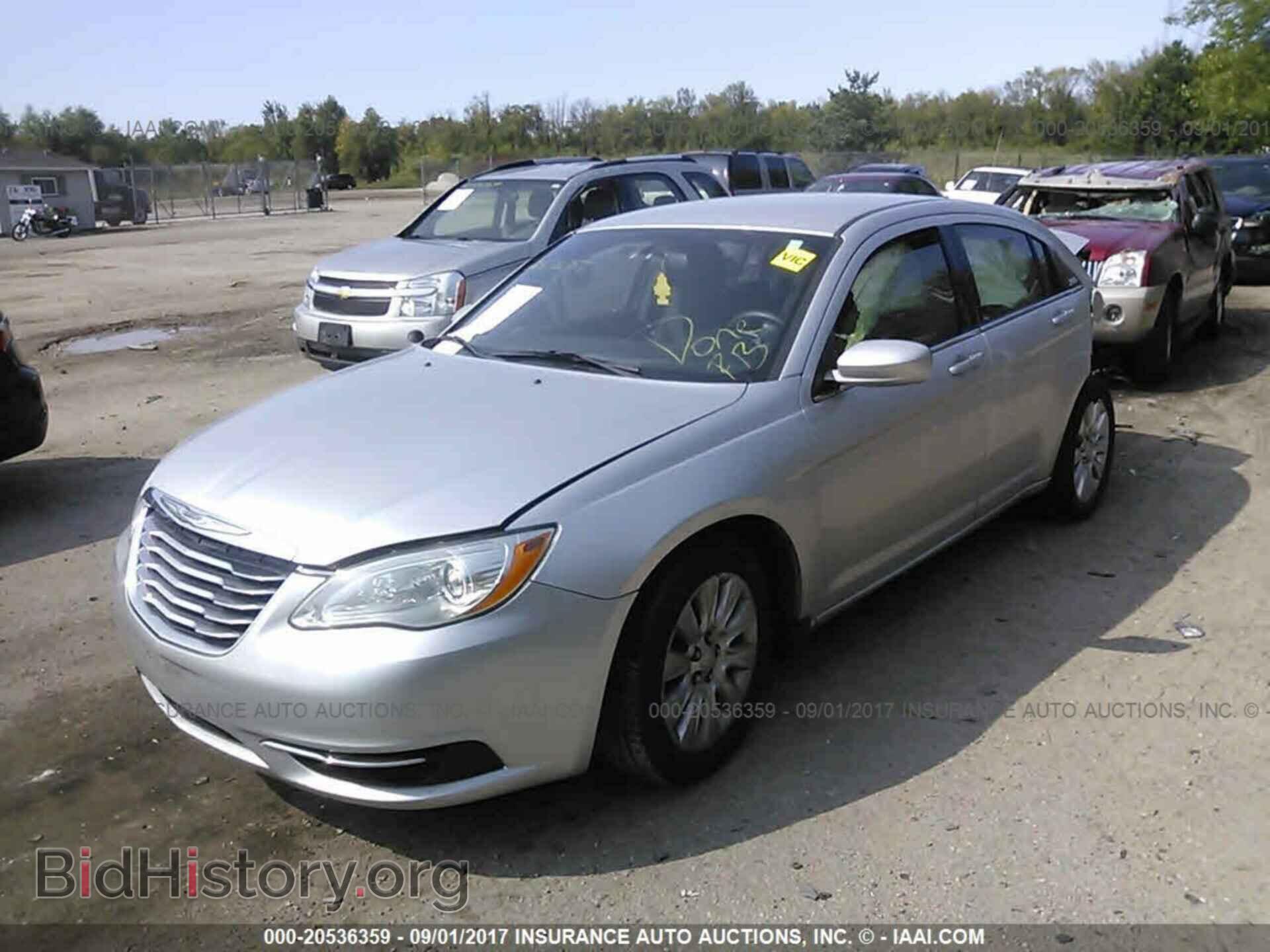 2012 Chrysler 200 - VIN: 1C3CCBAB8CN223219 - Фото 2
