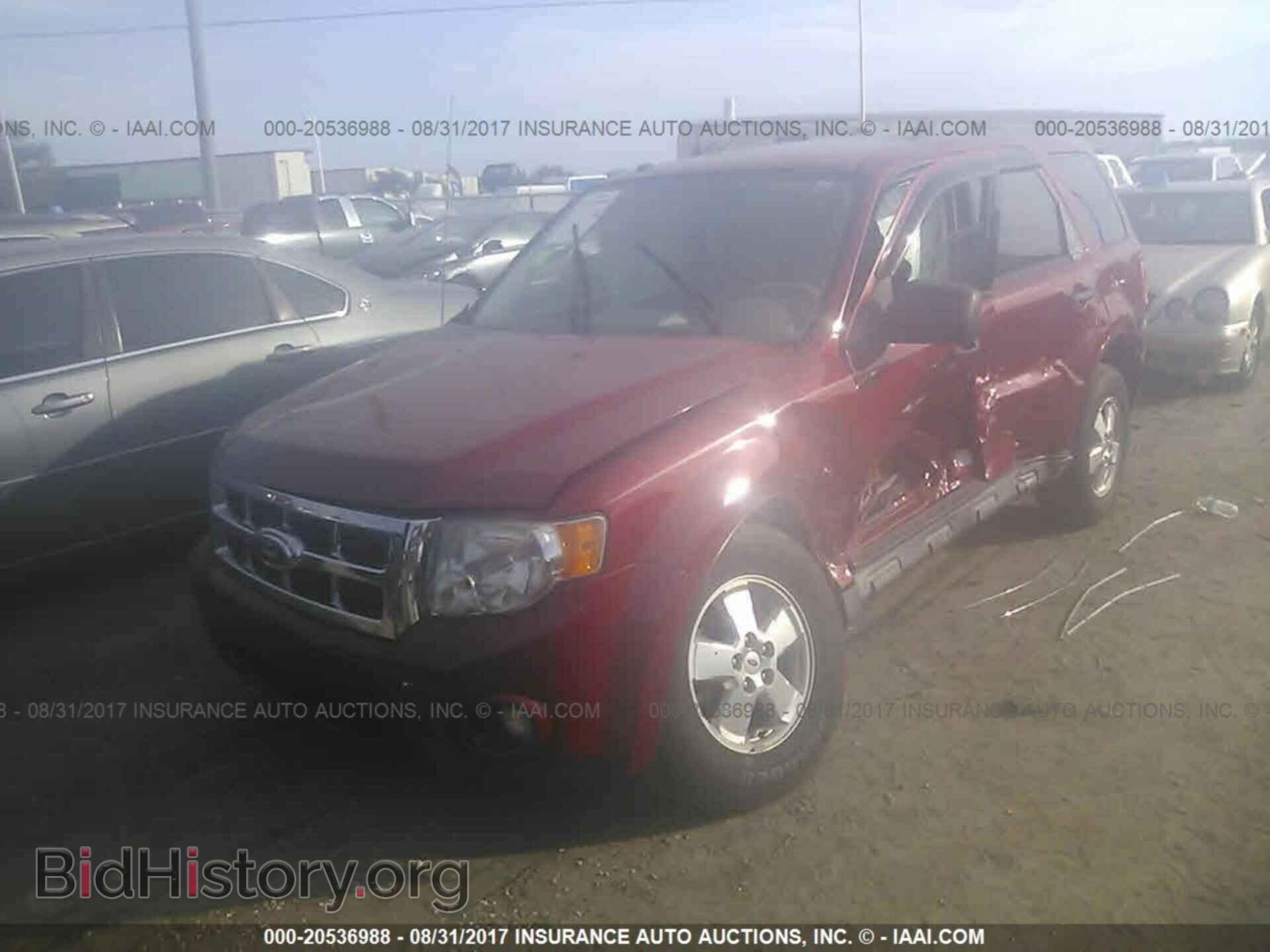 2011 Ford Escape - VIN: 1FMCU0D71BKA42012 - Фото 2