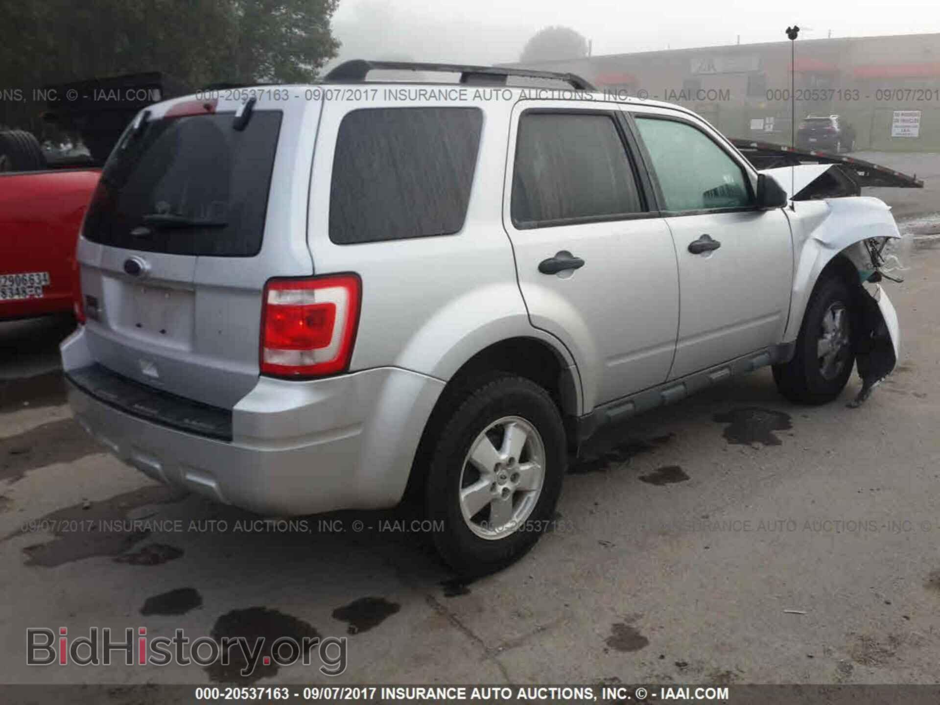 2011 Ford Escape - VIN: 1FMCU9D79BKC22570 - Photo 4