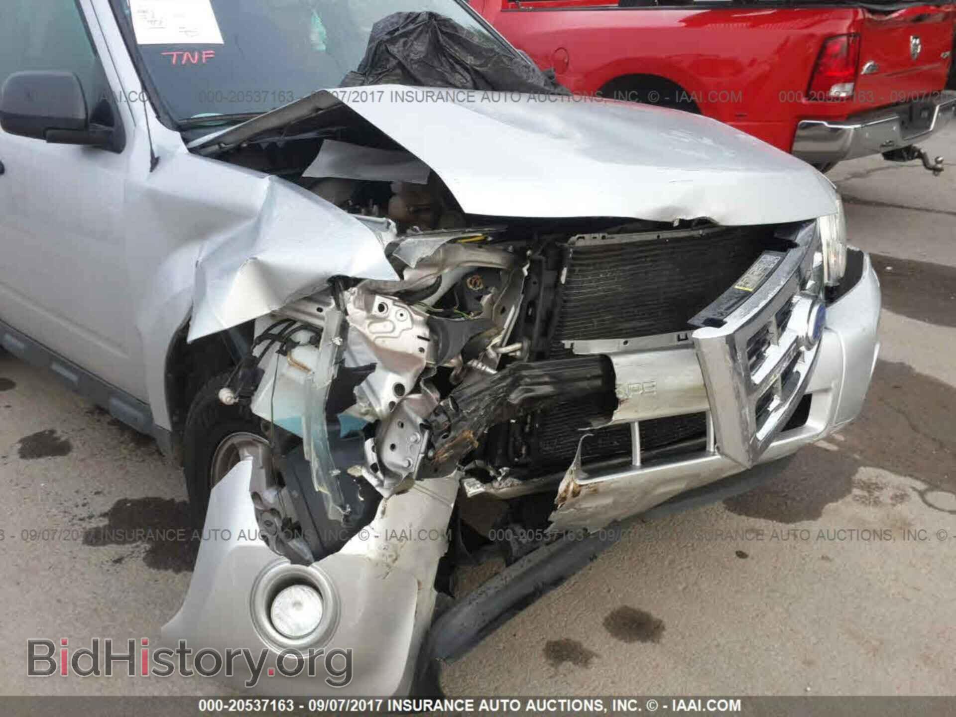 2011 Ford Escape - VIN: 1FMCU9D79BKC22570 - Photo 6
