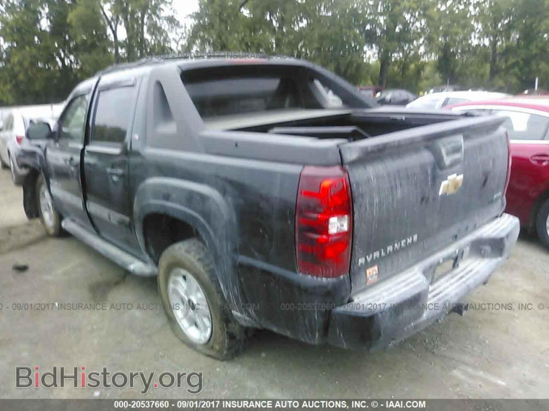 2011 Chevrolet Avalanche - VIN: 3GNTKFE34BG297583 - Фото 3