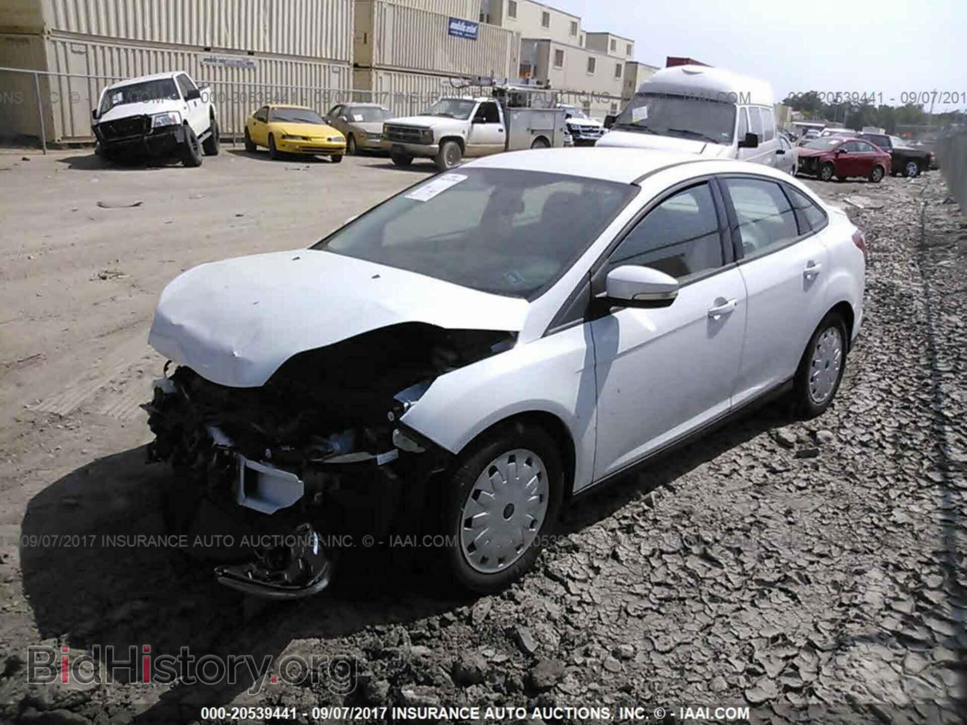 2013 Ford Focus - VIN: 1FADP3F23DL364043 - Фото 2