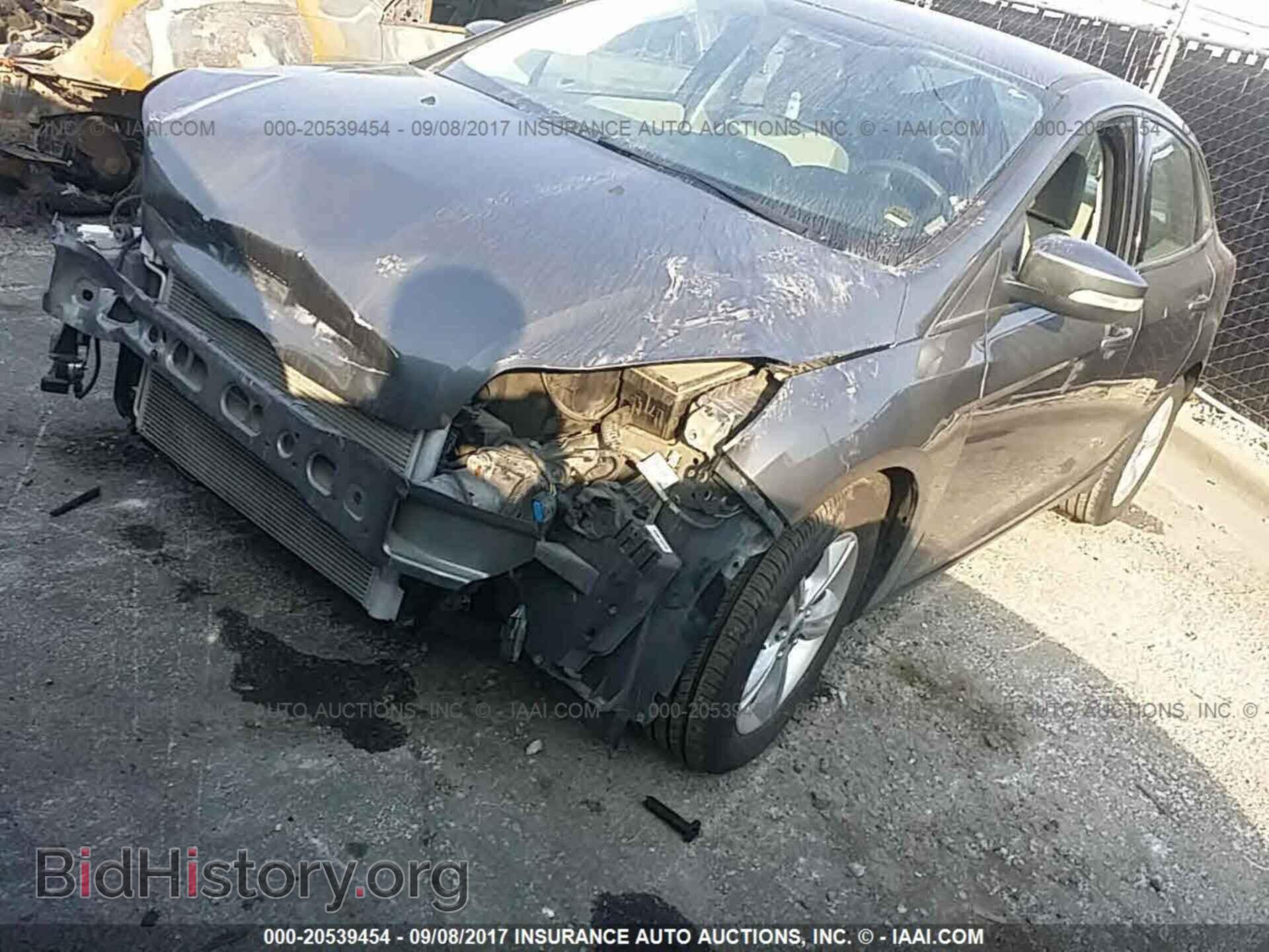 2013 Ford Focus - VIN: 1FADP3F28DL116032 - Фото 2