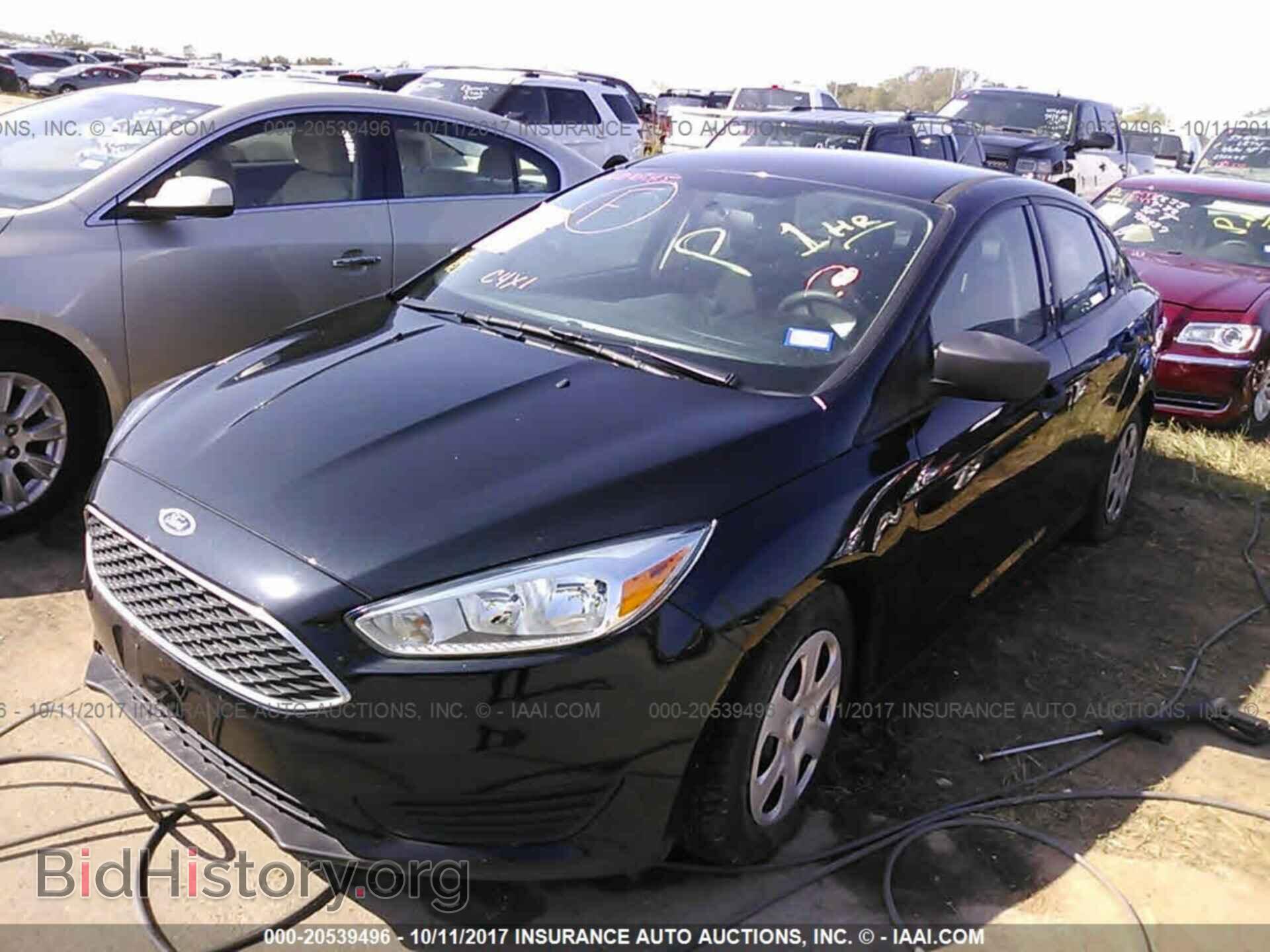 2015 Ford Focus - VIN: 1FADP3E29FL261004 - Photo 2