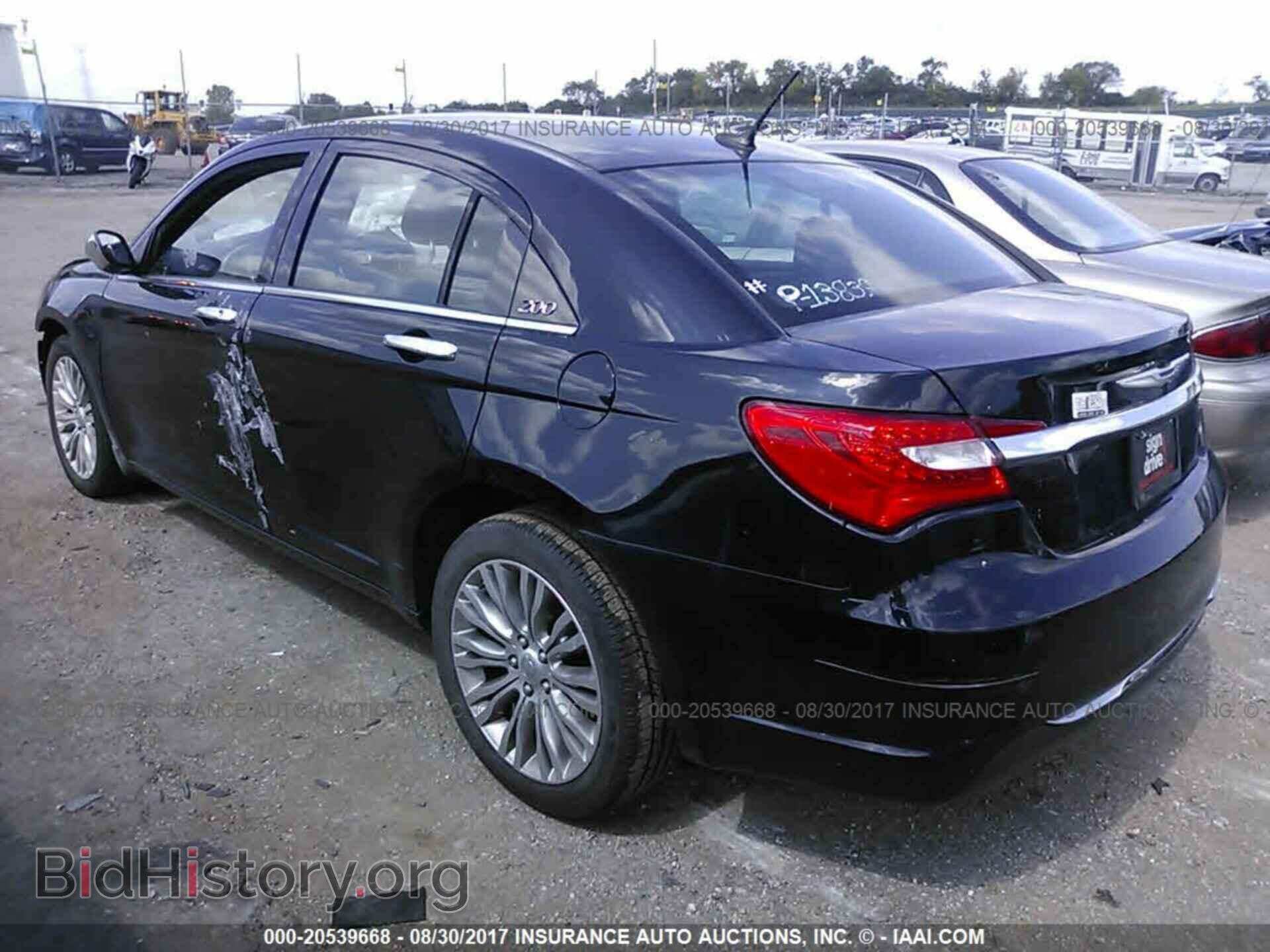 2013 Chrysler 200 - VIN: 1C3CCBCG3DN612540 - Фото 3