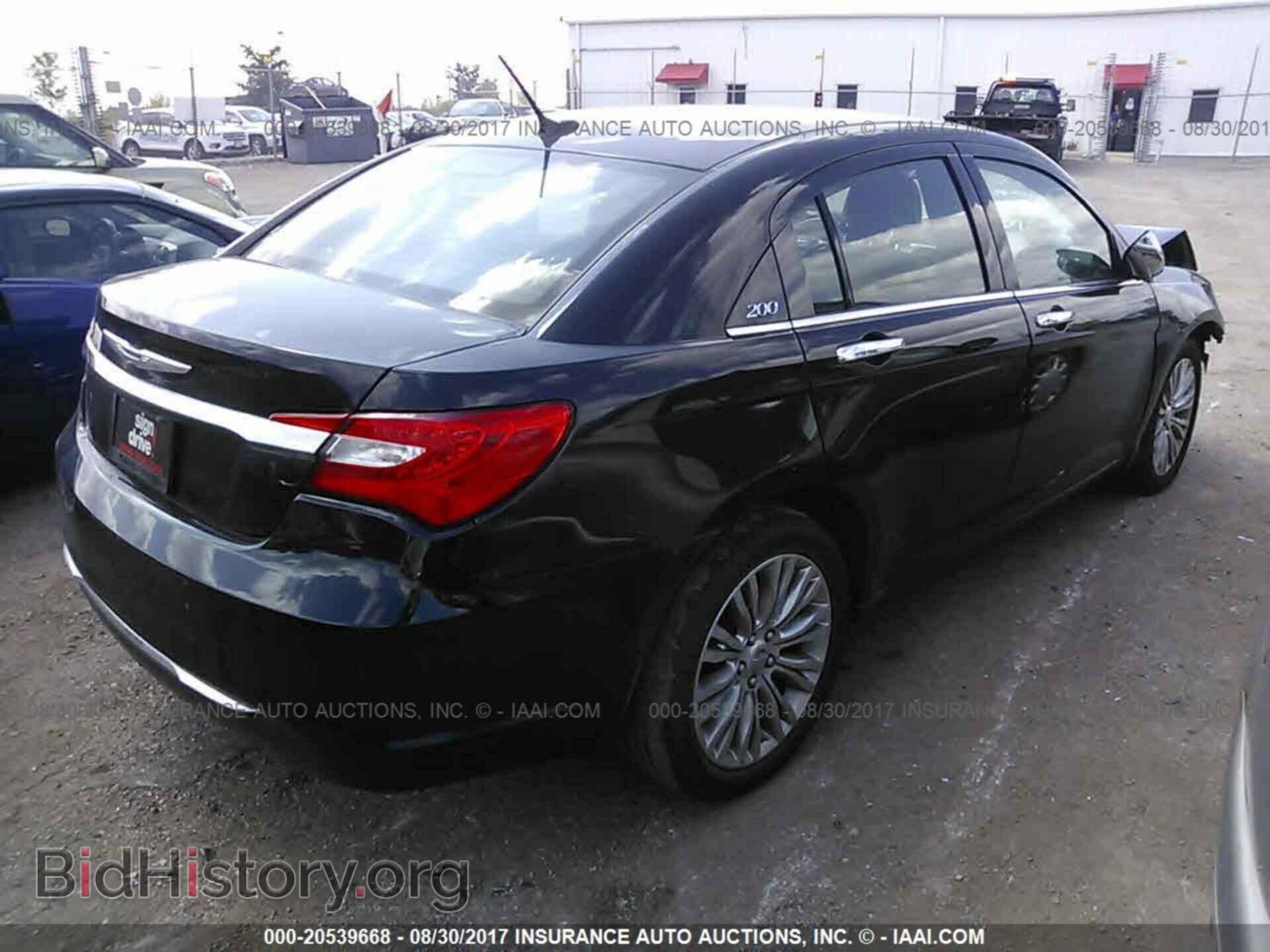 2013 Chrysler 200 - VIN: 1C3CCBCG3DN612540 - Фото 4