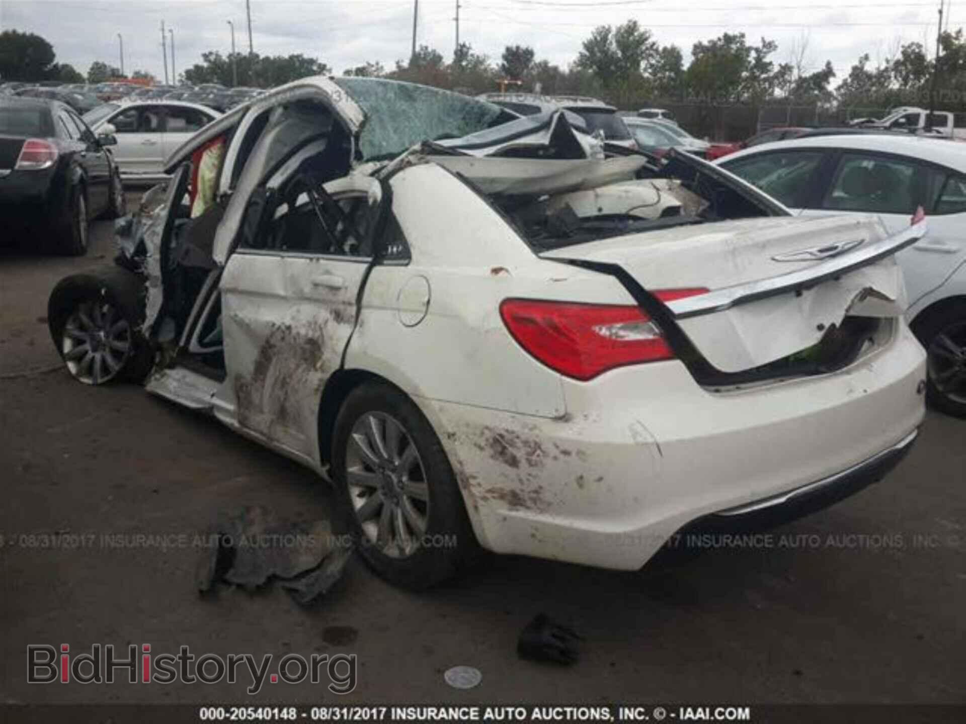 2011 Chrysler 200 - VIN: 1C3BC1FB0BN500636 - Photo 3