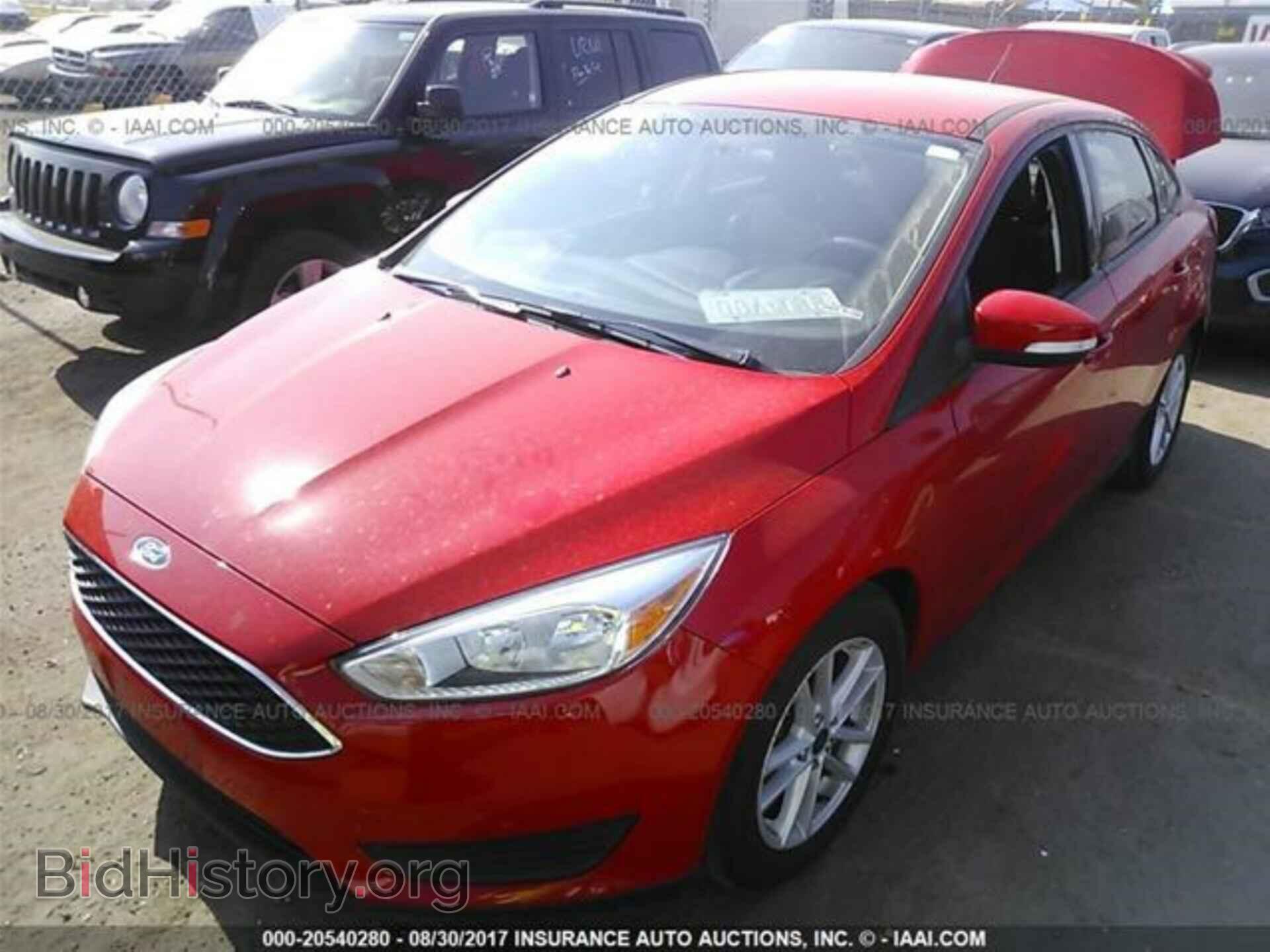 2017 Ford Focus - VIN: 1FADP3F21HL267543 - Photo 2