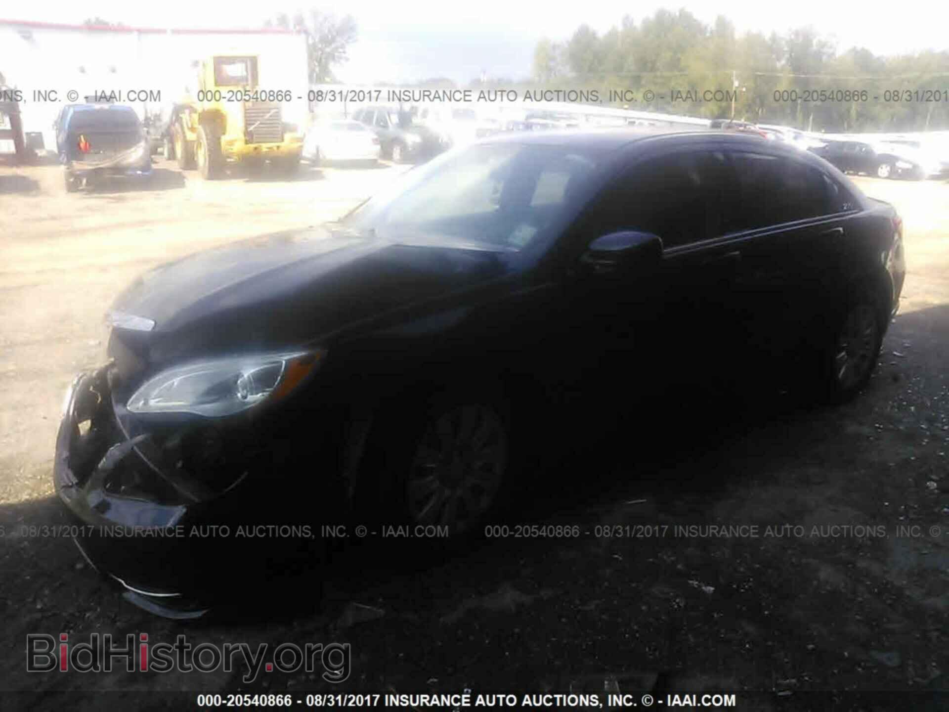 2012 Chrysler 200 - VIN: 1C3CCBAB5CN161035 - Photo 2
