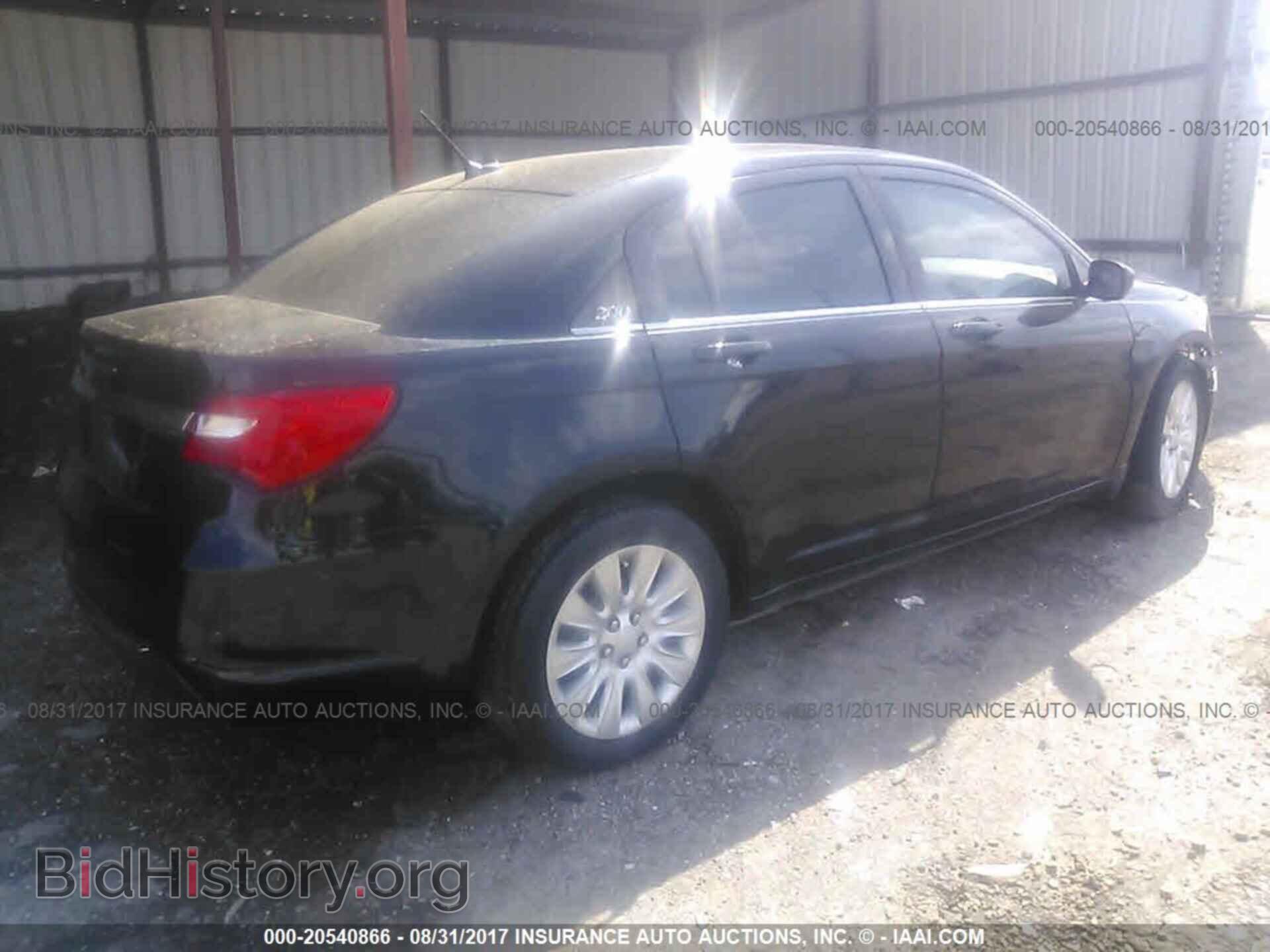 2012 Chrysler 200 - VIN: 1C3CCBAB5CN161035 - Photo 4