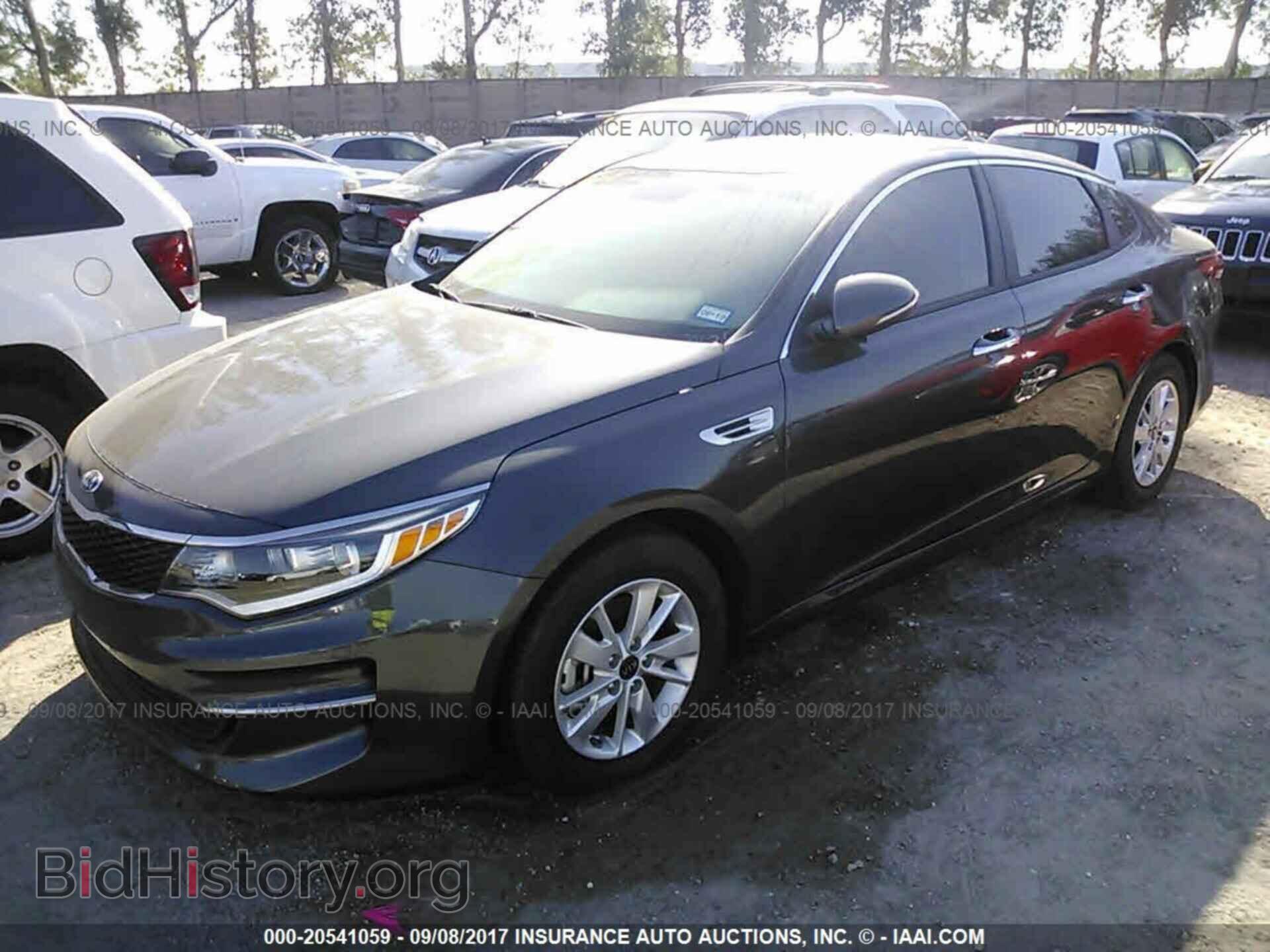 2017 Kia Optima - VIN: KNAGT4L31H5160998 - Фото 2