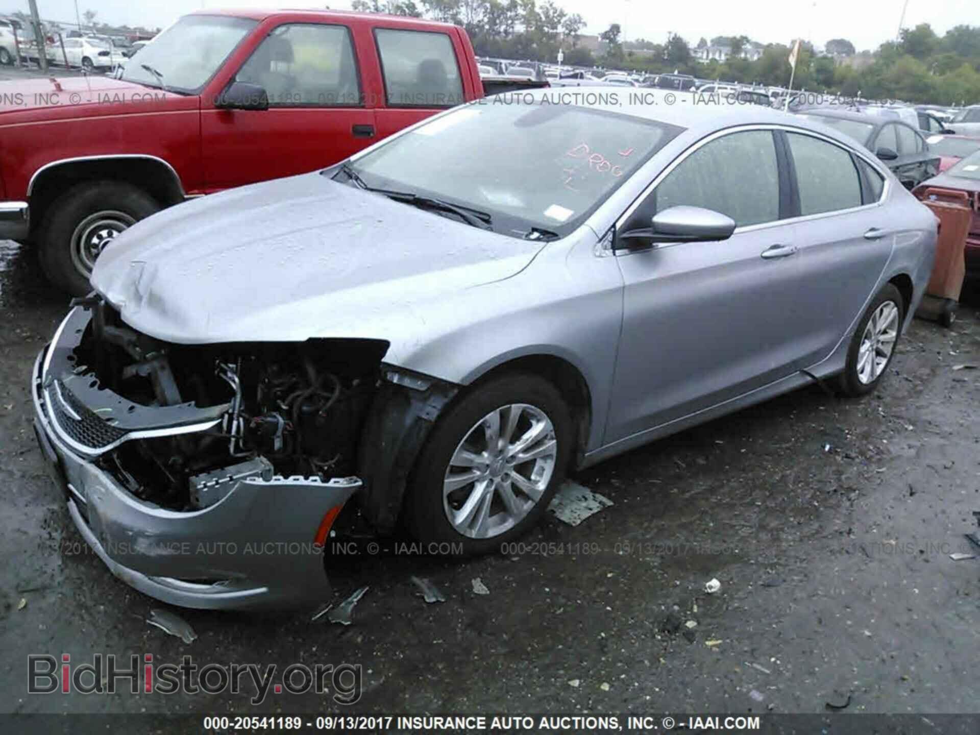 2015 Chrysler 200 - VIN: 1C3CCCAB0FN667320 - Photo 2