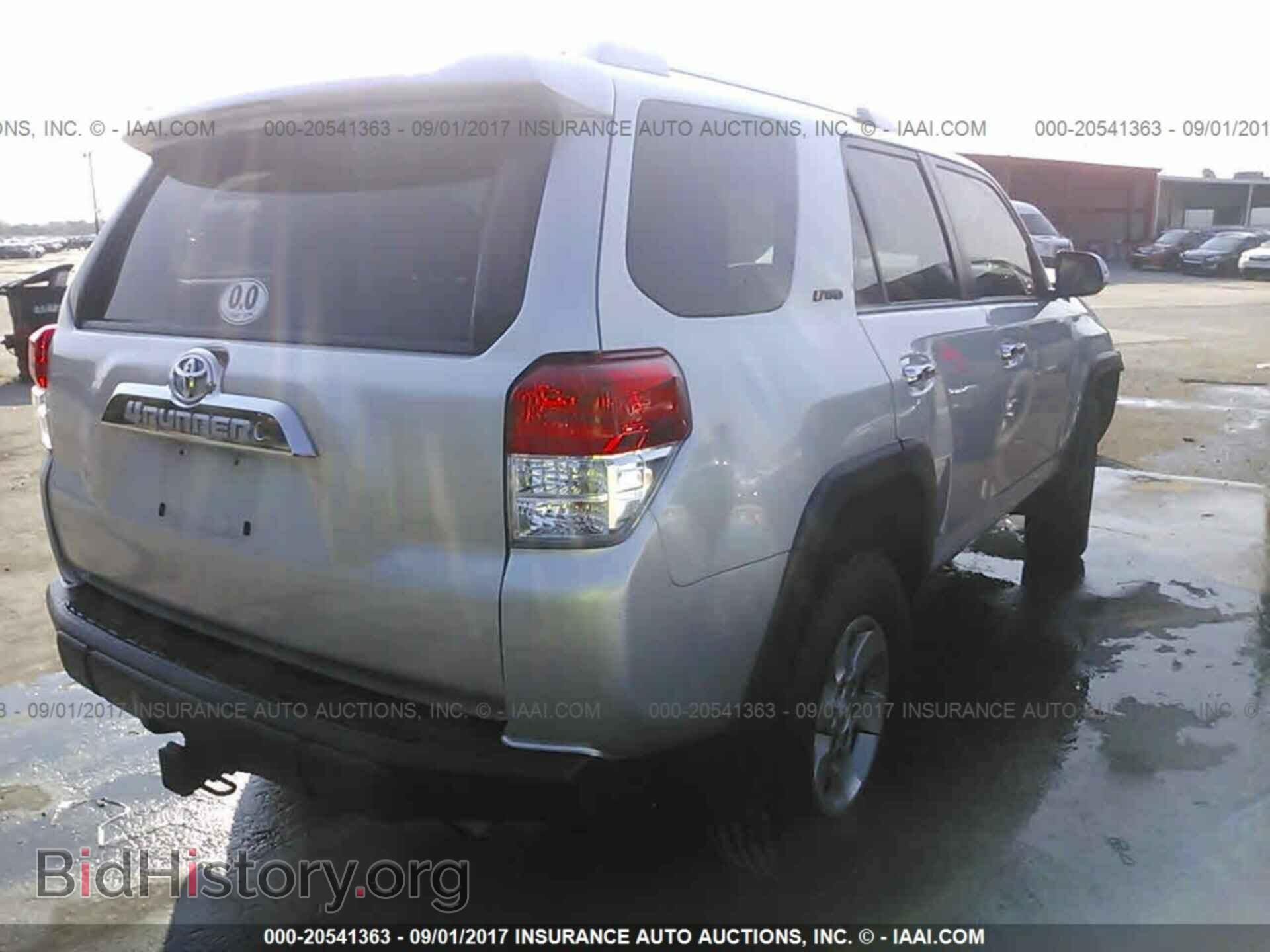 2011 Toyota 4runner - VIN: JTEZU5JR8B5015210 - Фото 4