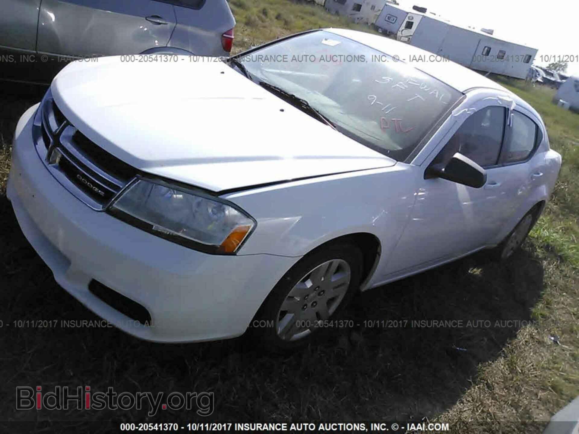 2011 Dodge Avenger - VIN: 1B3BD4FB8BN548624 - Фото 2
