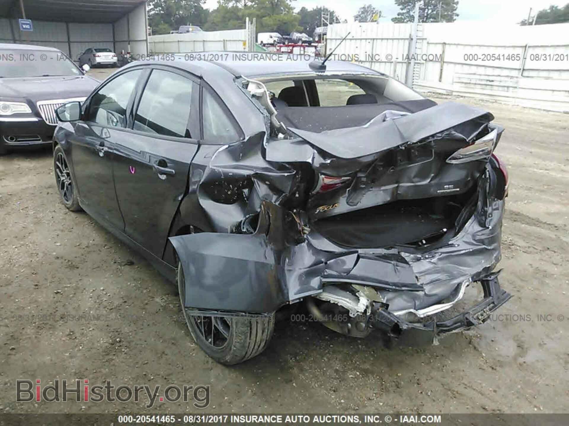 2016 Ford Focus - VIN: 1FADP3F20GL215352 - Photo 3