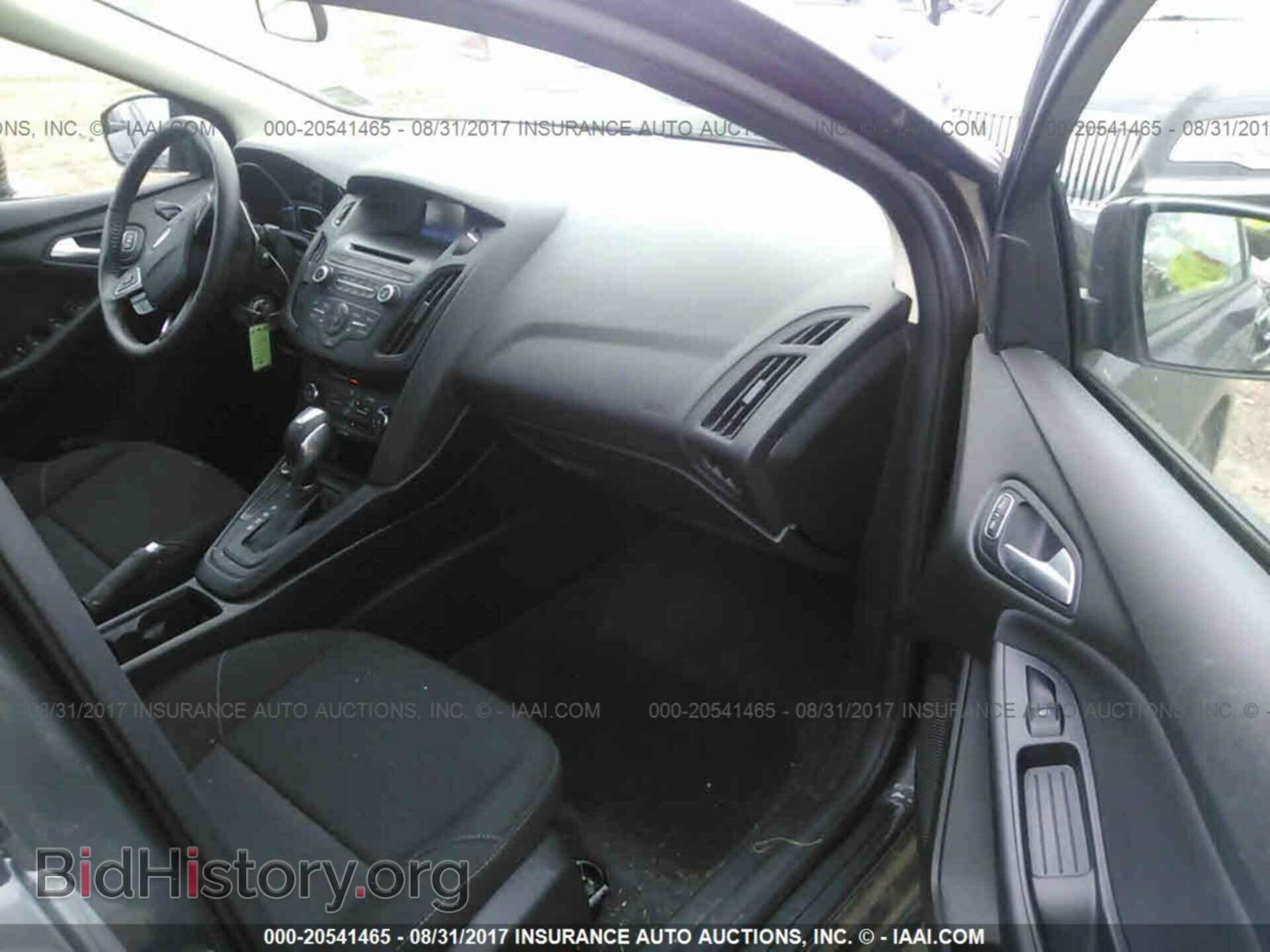 2016 Ford Focus - VIN: 1FADP3F20GL215352 - Photo 5