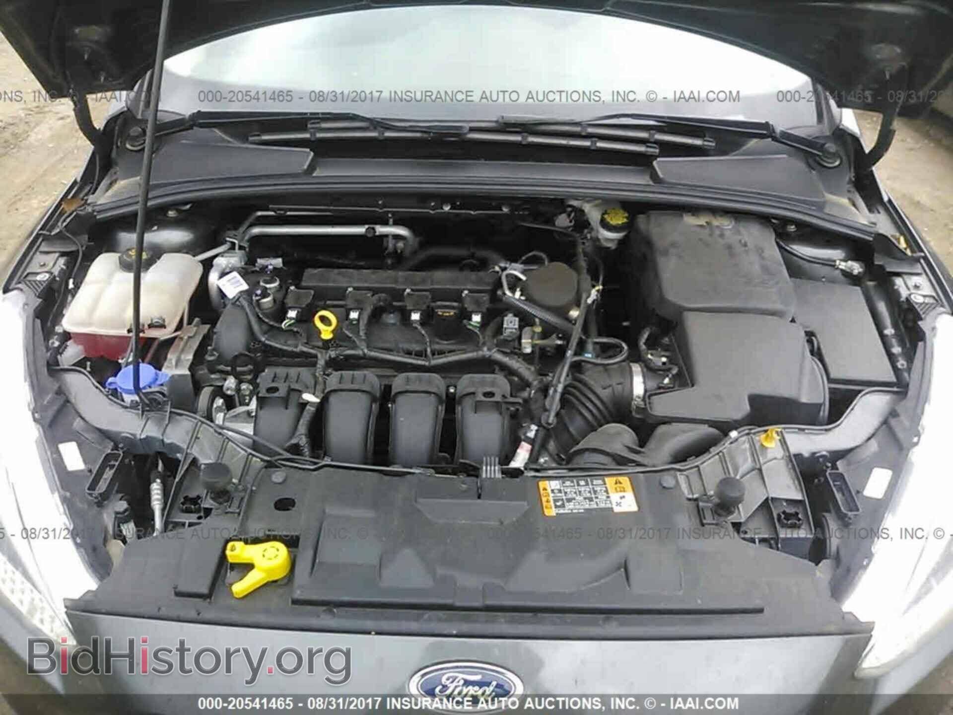 2016 Ford Focus - VIN: 1FADP3F20GL215352 - Photo 10