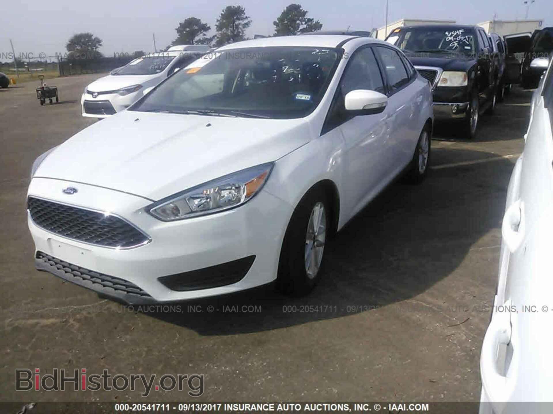 2016 Ford Focus - VIN: 1FADP3F25GL391099 - Photo 2