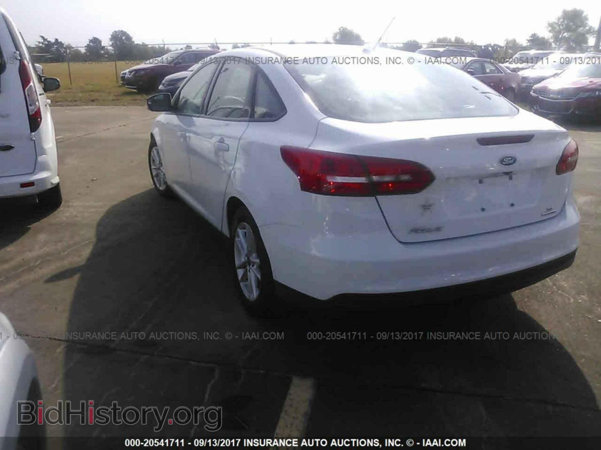 2016 Ford Focus - VIN: 1FADP3F25GL391099 - Photo 3
