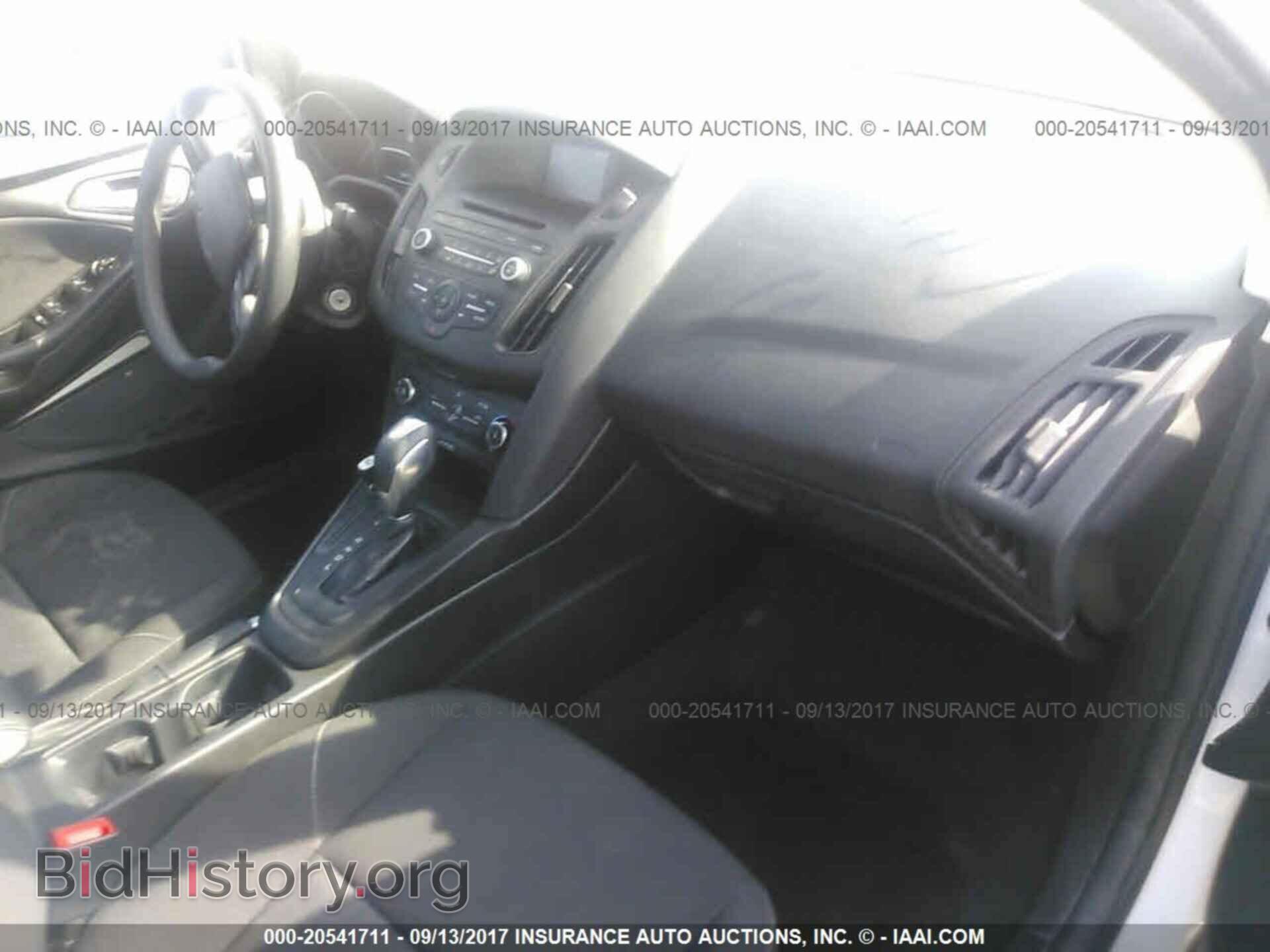 2016 Ford Focus - VIN: 1FADP3F25GL391099 - Photo 5
