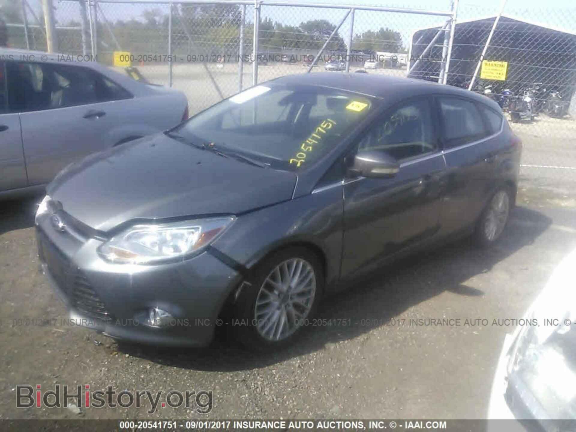 2012 Ford Focus - VIN: 1FAHP3M25CL358411 - Photo 2