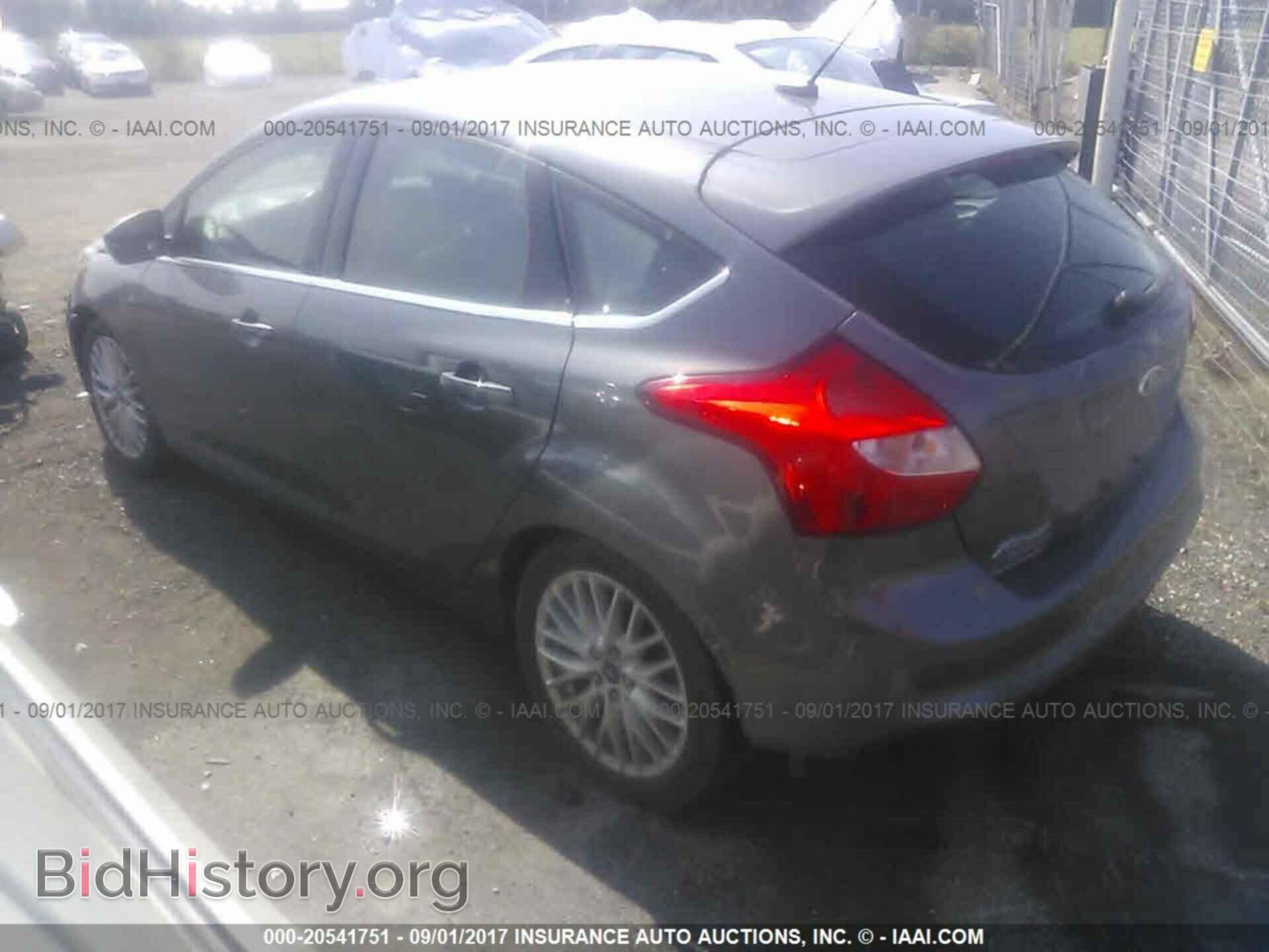 2012 Ford Focus - VIN: 1FAHP3M25CL358411 - Photo 3