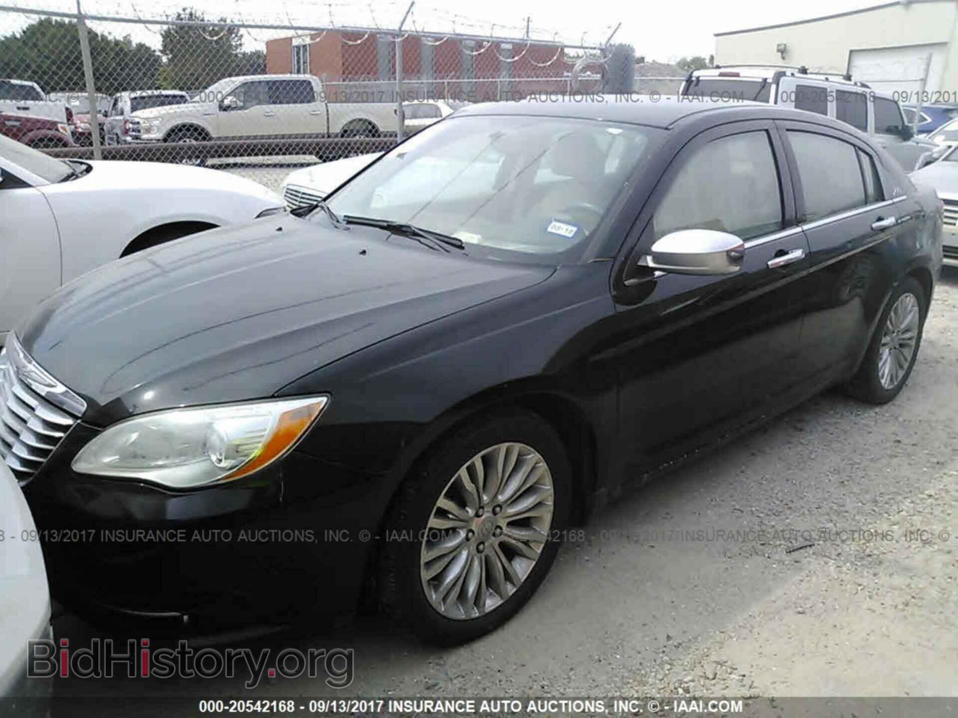 2011 Chrysler 200 - VIN: 1C3BC2FG2BN607284 - Фото 2
