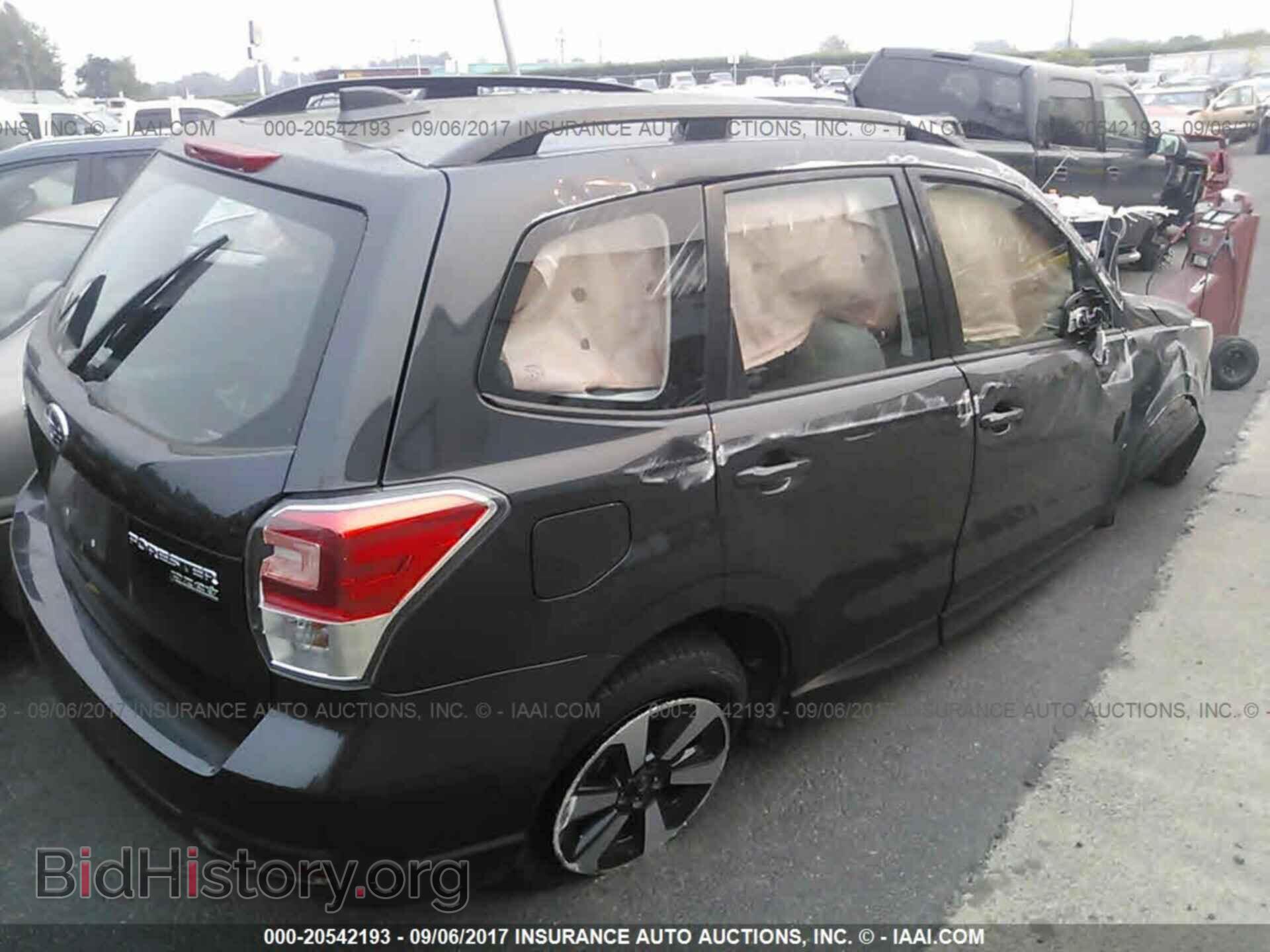 2017 Subaru Forester - VIN: JF2SJABC7HH812607 - Photo 4