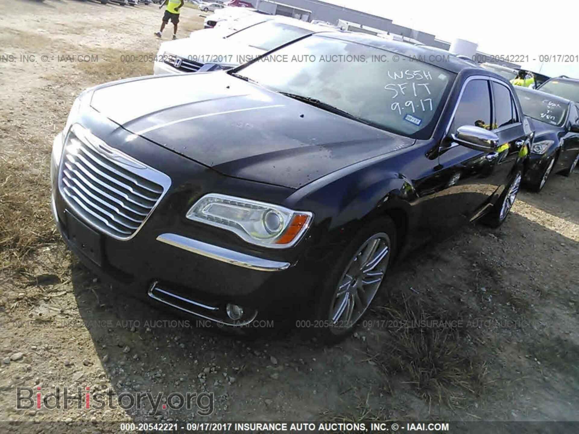 2012 Chrysler 300c - VIN: 2C3CCAET3CH253184 - Фото 2