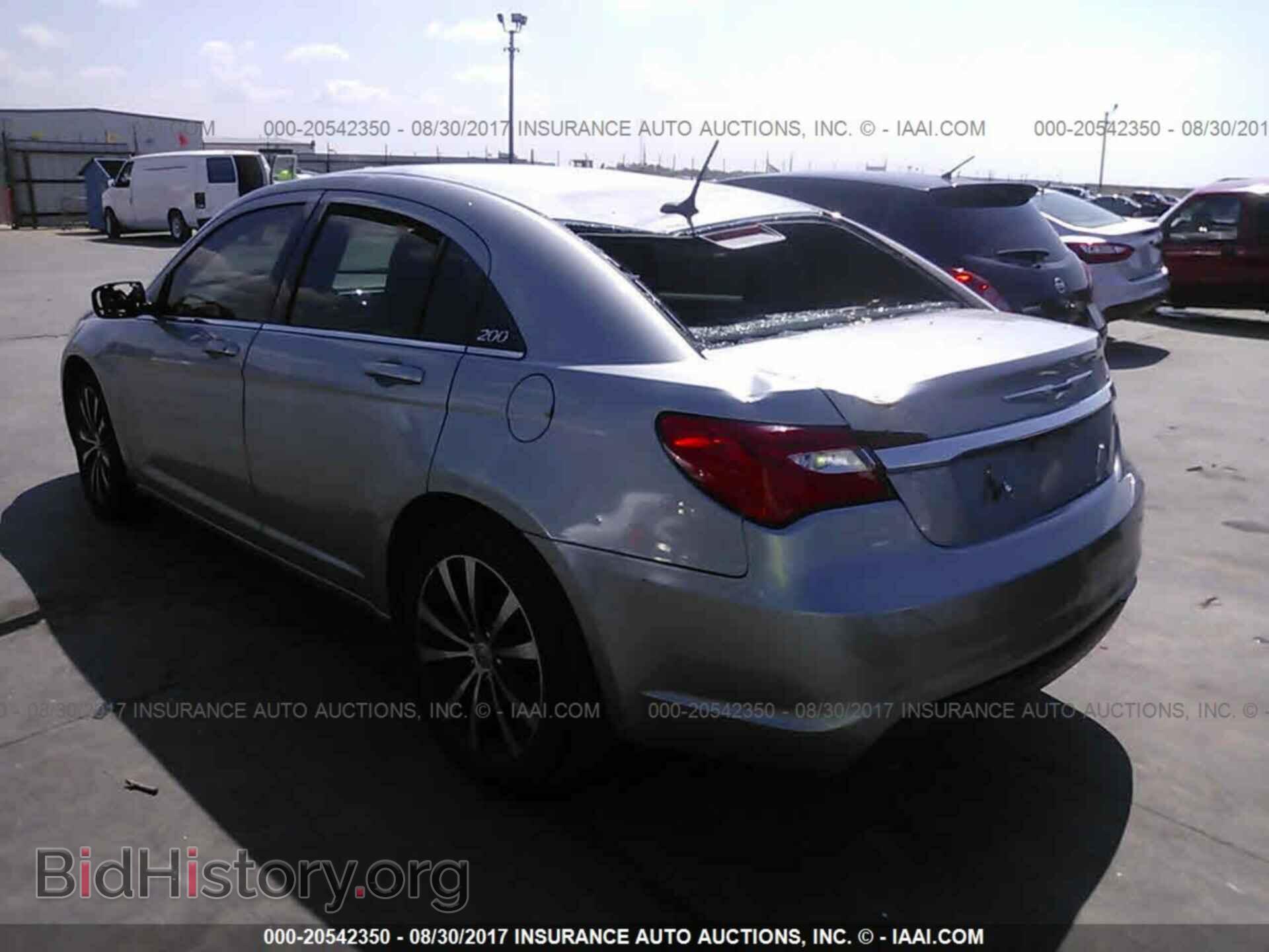 2014 Chrysler 200 - VIN: 1C3CCBBG5EN145818 - Photo 3