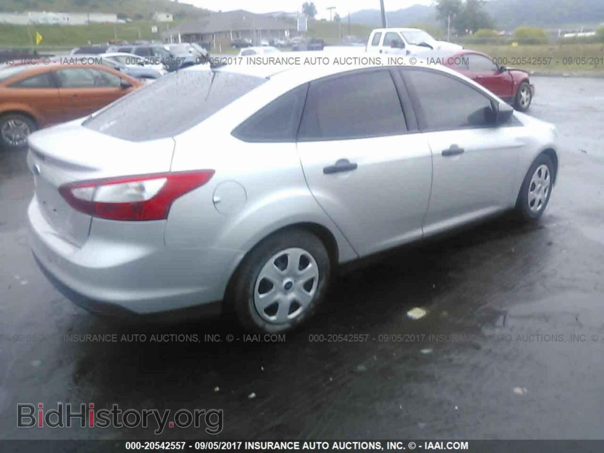 2013 Ford Focus - VIN: 1FADP3E23DL241621 - Photo 4